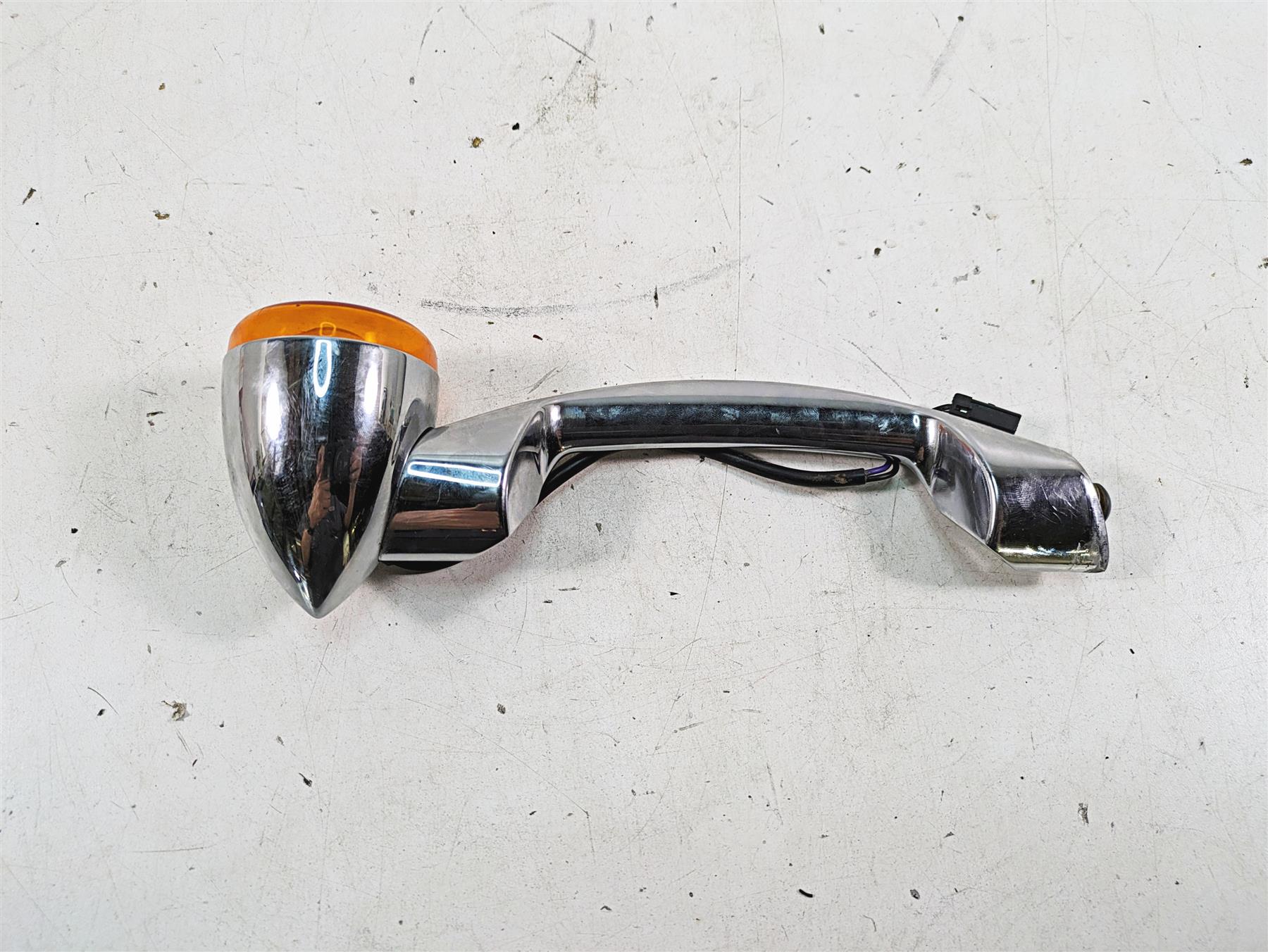 2006 Harley FLSTI Softail Heritage Rear Turn Signal Bar Set - Read 68510-74C {{ shop.shopifyCountryName }} - Mototech271