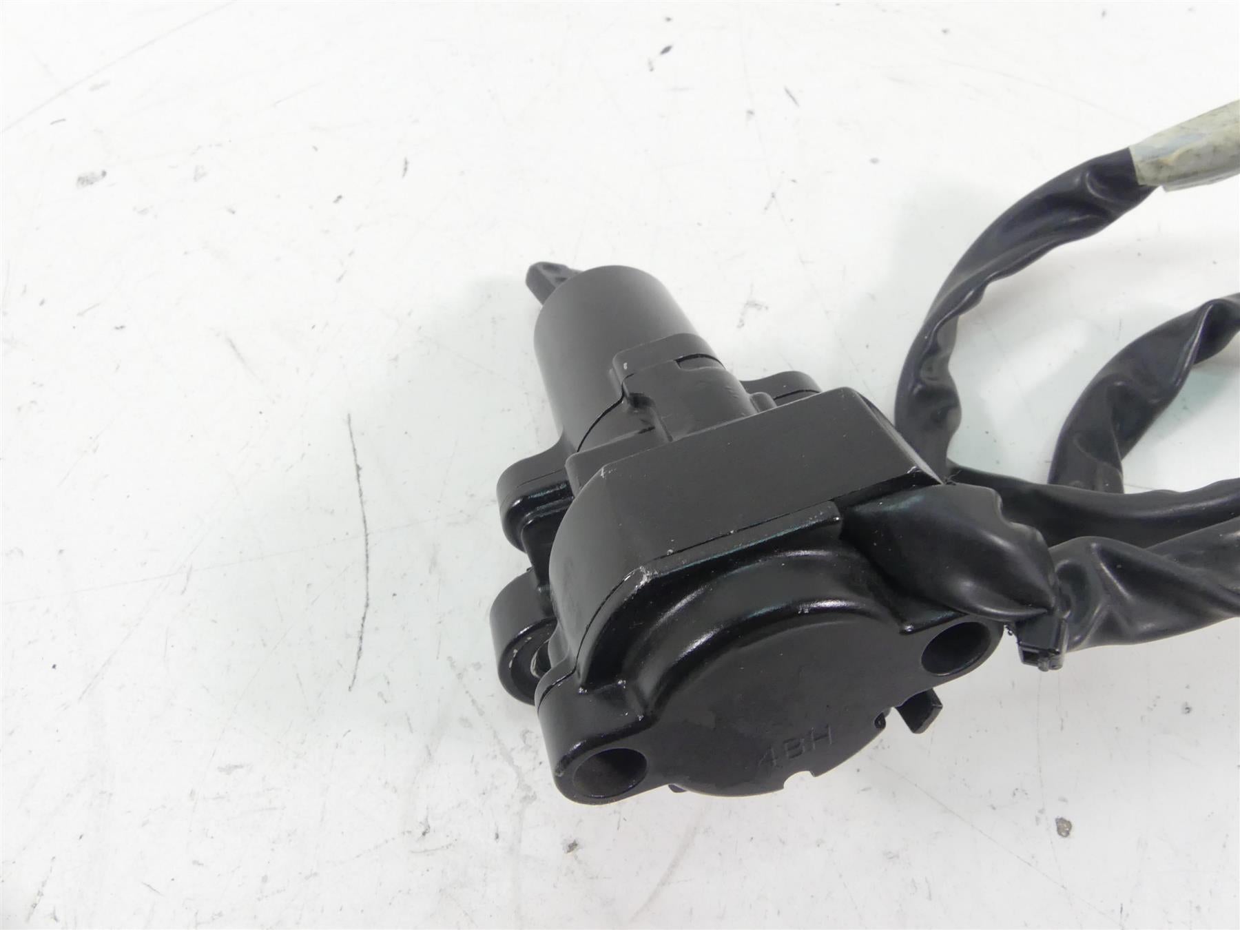 2008 Yamaha FZ1 Fazer Ignition Switch Seat Fuel Gas Cap Key Lock 3C3-82501-10-00 {{ shop.shopifyCountryName }} - Mototech271
