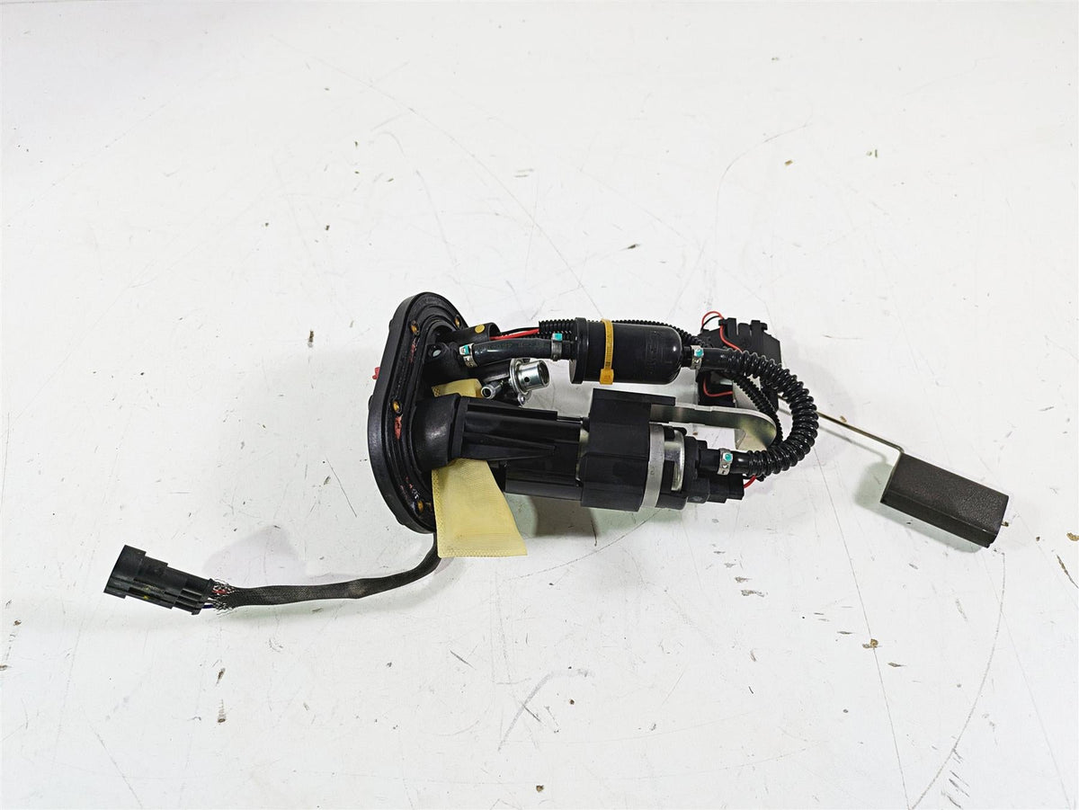 2021 Aprilia RS660 Fuel Gas Petrol Pump & Level Sending Unit 2K -Tested 2D000547 {{ shop.shopifyCountryName }} - Mototech271
