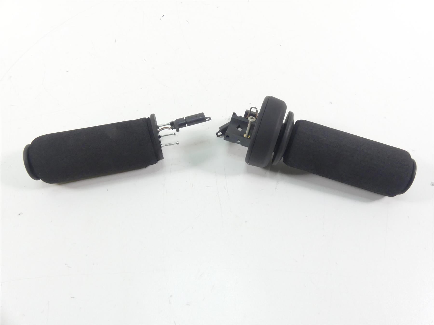 2016 BMW S1000XR K49 Heated Cruise Control E-Throttle Grip Set 61318522472 {{ shop.shopifyCountryName }} - Mototech271