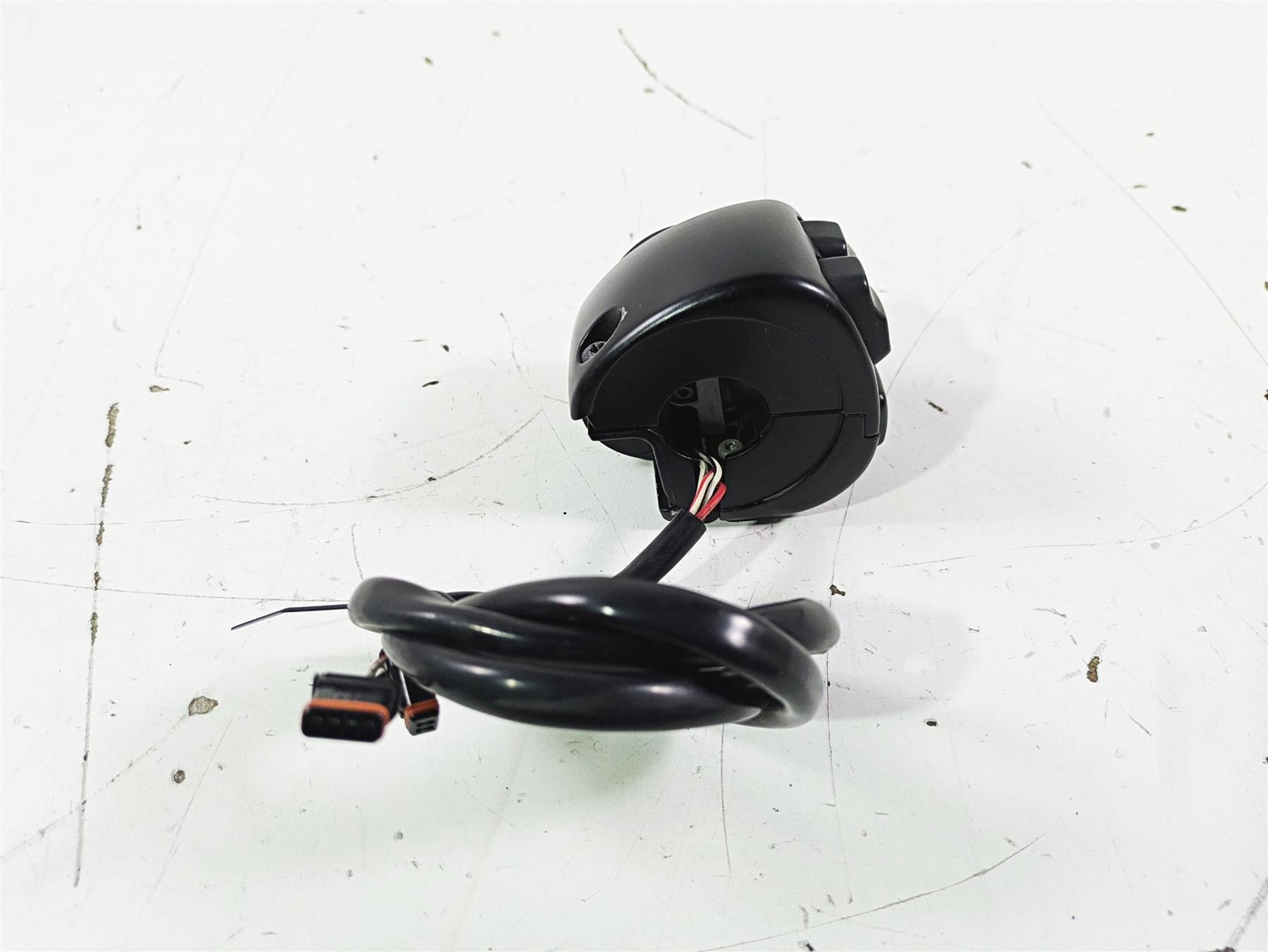 2016 Harley FLSTC Softail Heritage Right Hand Control Switch 71500297 {{ shop.shopifyCountryName }} - Mototech271