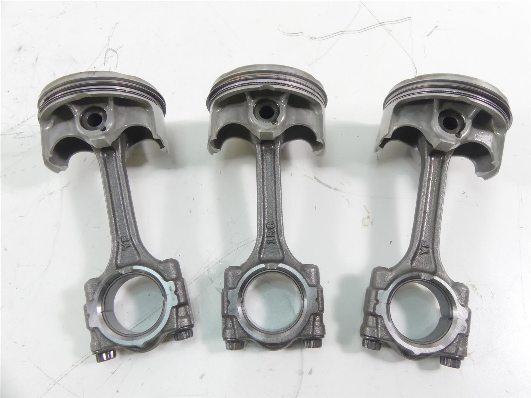 2015 Yamaha MT09 FZ09 Piston & Rod Set - 10K miles Only 1RC-11631-00-00 {{ shop.shopifyCountryName }} - Mototech271