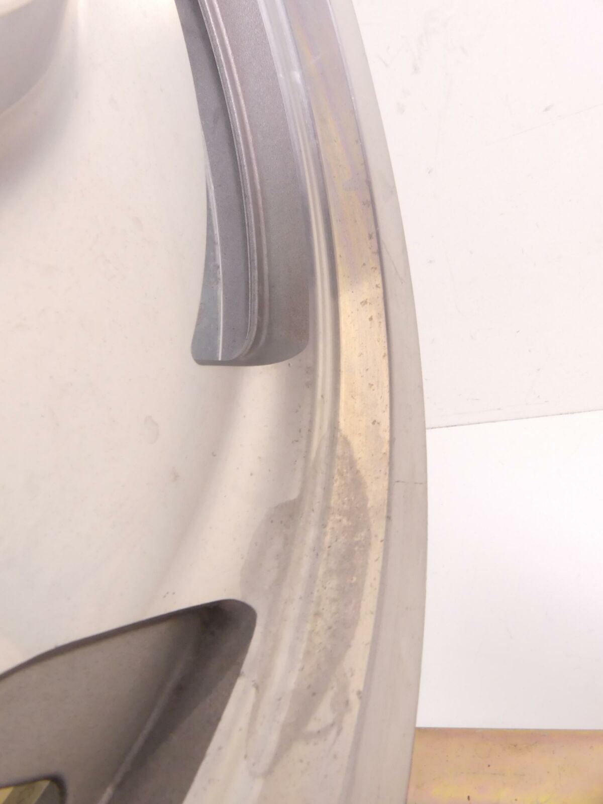 2002 Honda VT1100C2 Shadow Sabre Straight Enkei Front Wheel Rim 18x3 44650-MCK-A {{ shop.shopifyCountryName }} - Mototech271