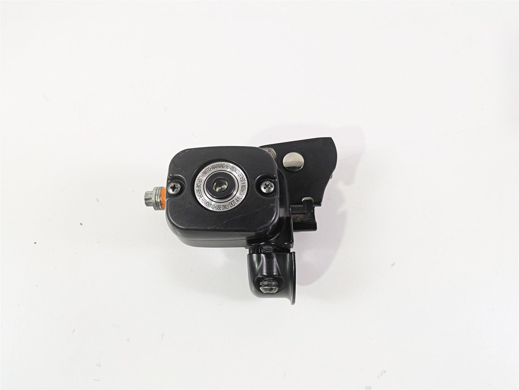 2016 Harley FXDF Dyna Fat Bob Front Brake Master Cylinder 11/16