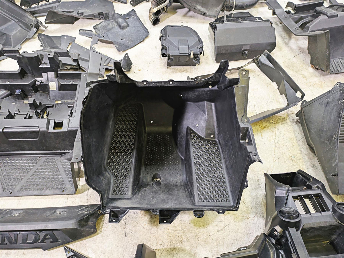 2023 Honda Talon SXS1000 S2R Interior Covers + Fuel Tank & Air Cleaner 64260-HL6 {{ shop.shopifyCountryName }} - Mototech271