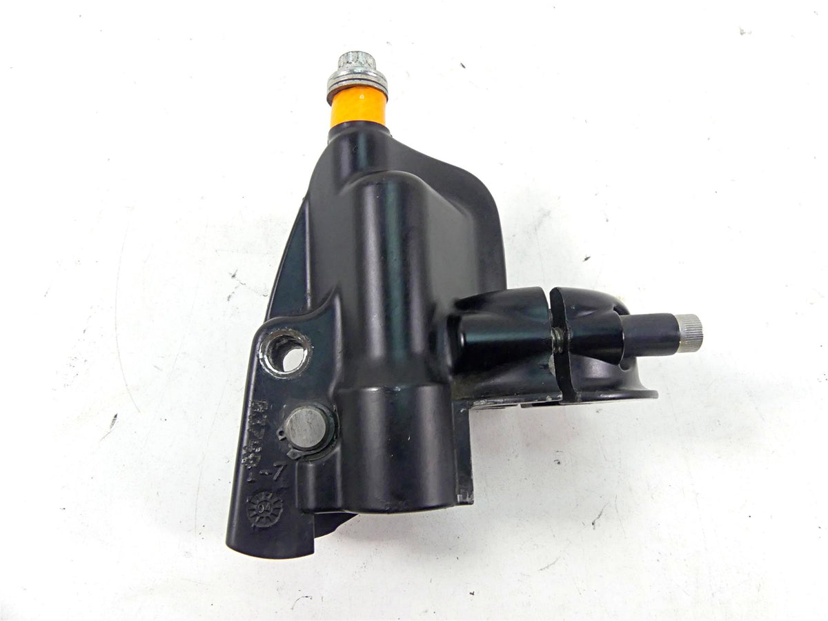 2004 Harley Touring FLHTCUI Electra Glide Front Brake Master Cylinder 41700737 {{ shop.shopifyCountryName }} - Mototech271