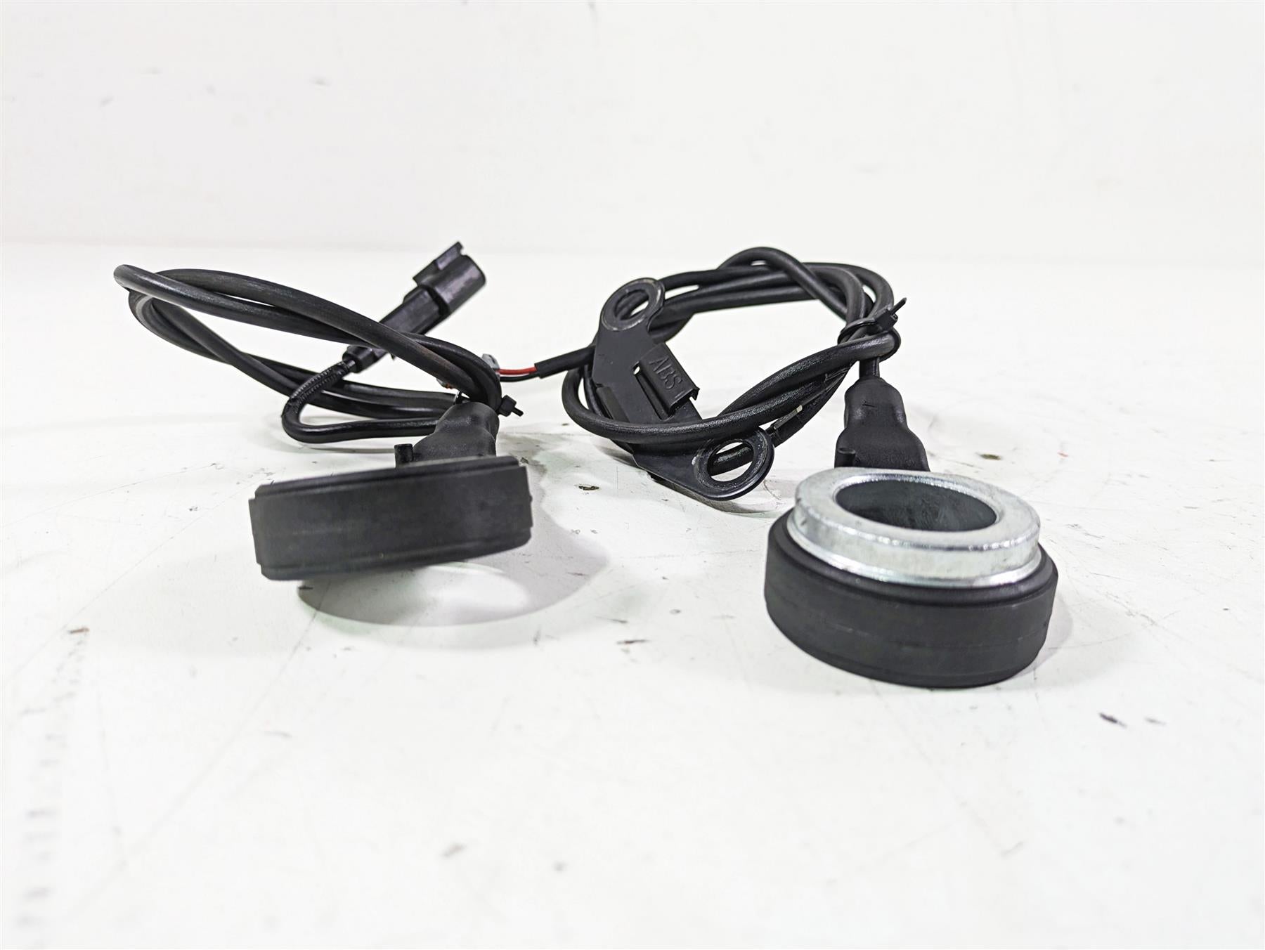 2019 Harley FLHCS Softail Heritage Front Rear Abs Brake Sensor Set 41100080 {{ shop.shopifyCountryName }} - Mototech271