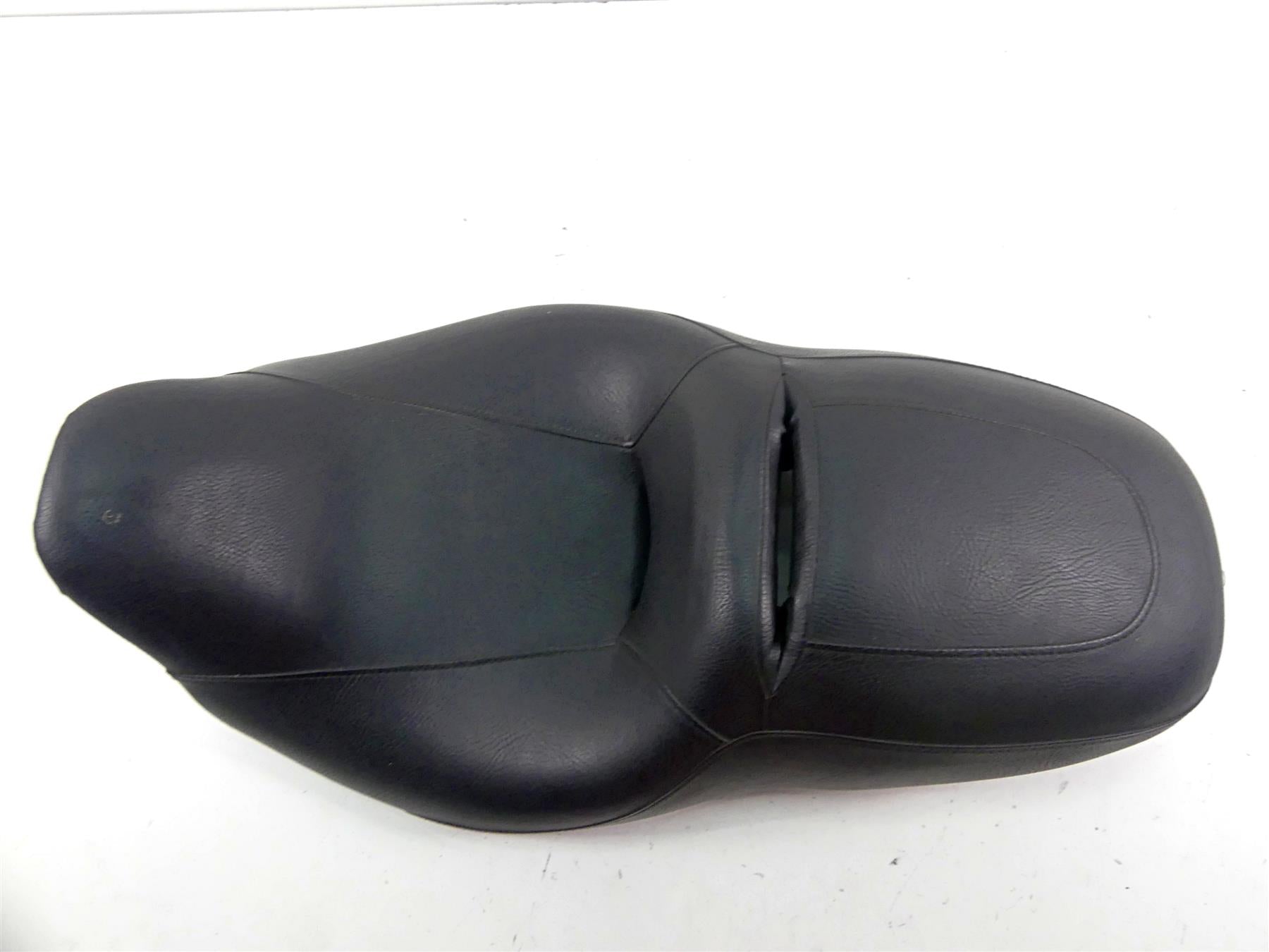 2011 Harley Touring FLTRX Road Glide Duo Driver Rider Seat Saddle 52320-11 {{ shop.shopifyCountryName }} - Mototech271