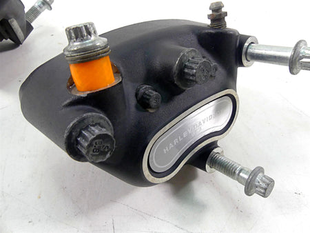 2004 Harley Touring FLHTCUI Electra Glide Front Brake Caliper Set 44023-00C {{ shop.shopifyCountryName }} - Mototech271