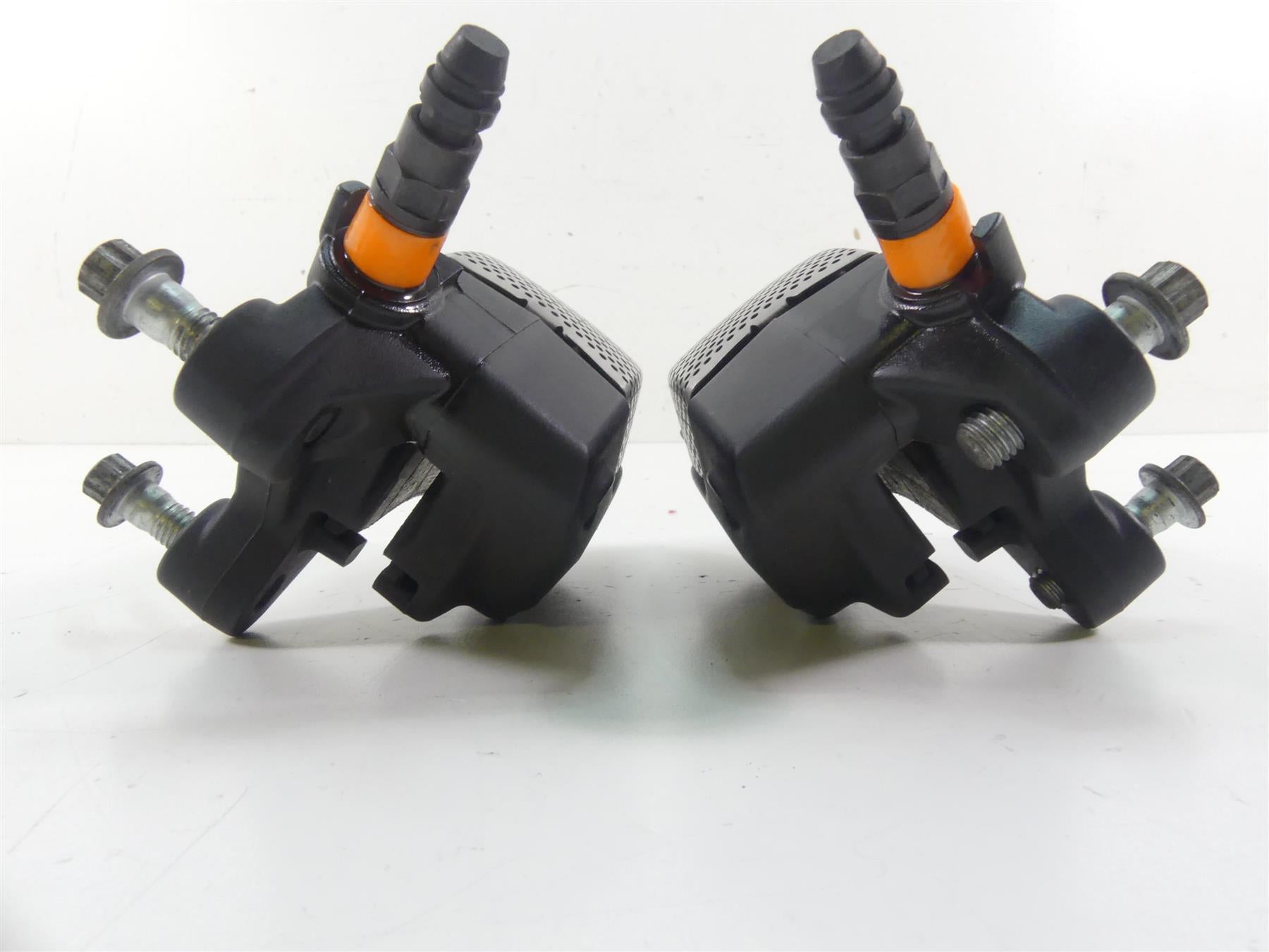 2013 Harley Touring FLHTP Electra Glide Front Brembo Brake Caliper Set 43027-08 {{ shop.shopifyCountryName }} - Mototech271