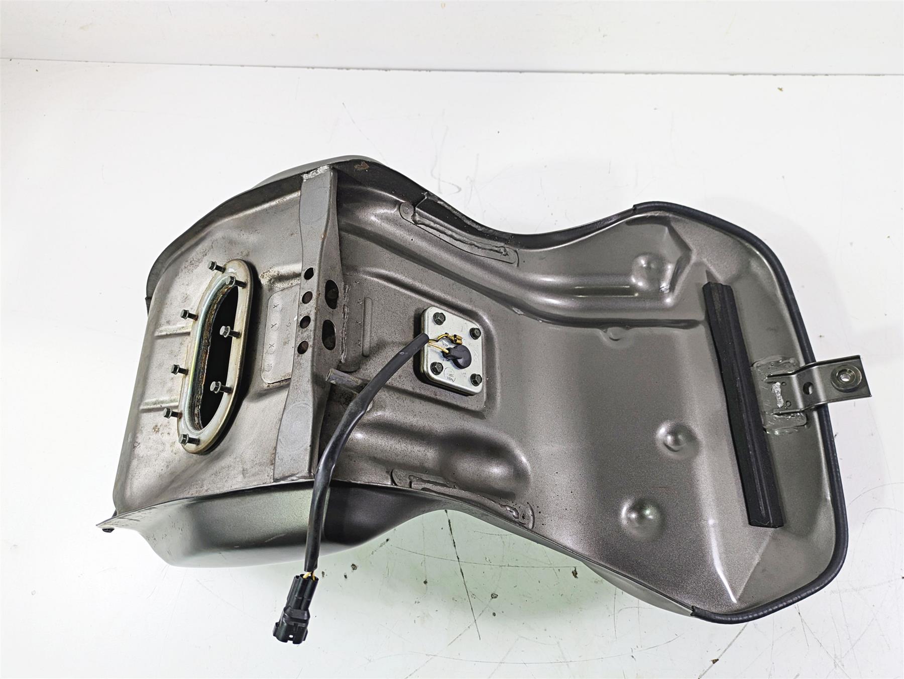 2005 Kawasaki ZX12R Ninja Fuel Gas Tank & Sending Unit - Read 51001-1666-713 {{ shop.shopifyCountryName }} - Mototech271