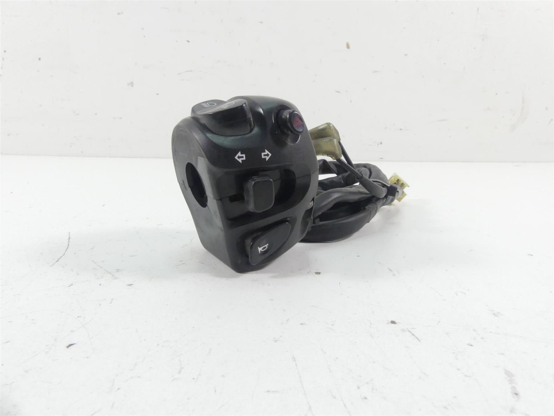 2008 Yamaha FZ1 Fazer Left Hand Blinker Light Control Switch 3C3-83972-00-00 | Mototech271