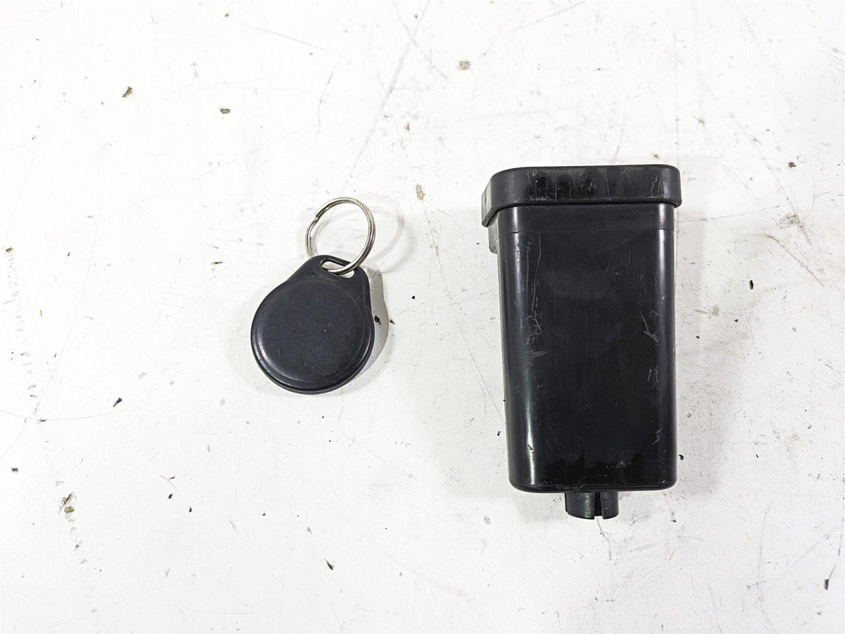 2003 Harley Touring FLHTCUI 100TH E-Glide Tssm Security Module & Fob 68922-00B {{ shop.shopifyCountryName }} - Mototech271
