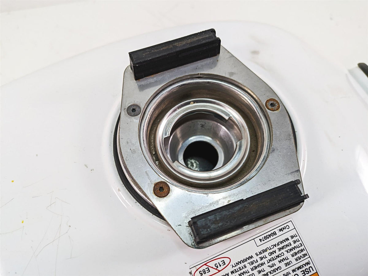 2013 Moto Guzzi V7 750 Stone White Fuel Gas Petrol Tank 887944 {{ shop.shopifyCountryName }} - Mototech271