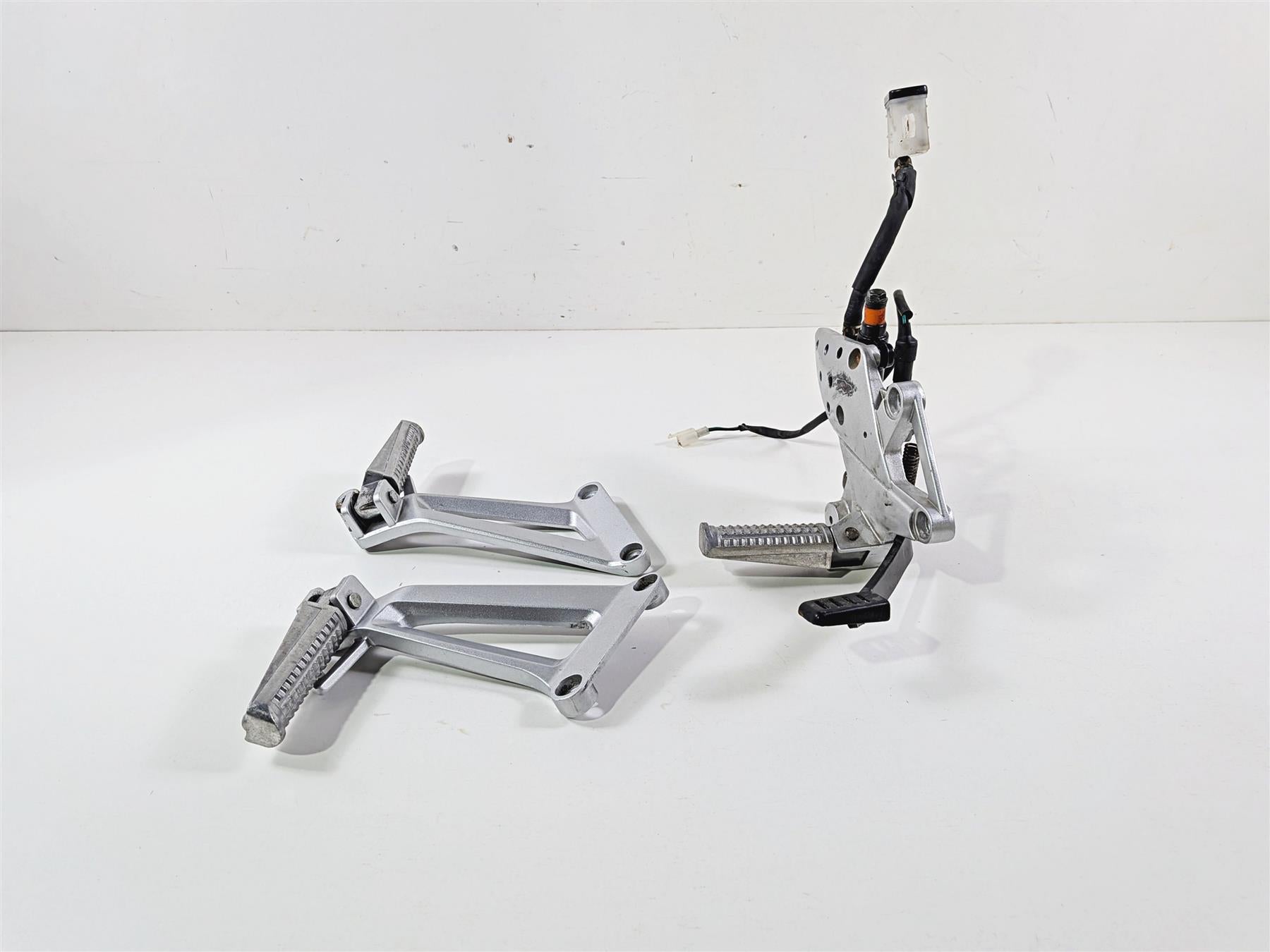 2023 Vitacci GTT 250 Rear Passenger Footpeg & Right Rider Foot Rest Set {{ shop.shopifyCountryName }} - Mototech271