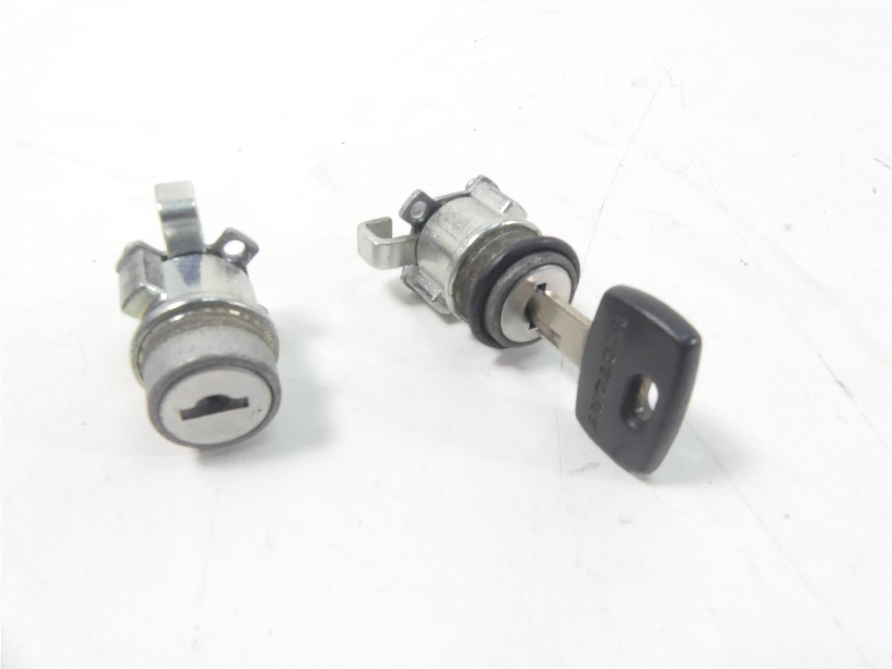 2012 Victory Cross Country Ignition Switch Key Lock Tank Cap Set 4012943 {{ shop.shopifyCountryName }} - Mototech271