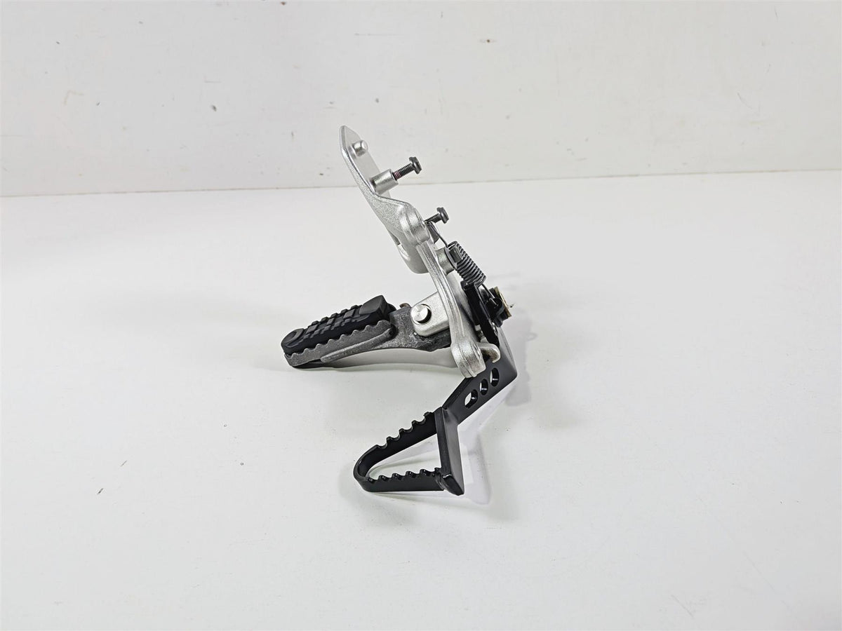 2023 BMW R nineT Scrambler K23 Right Footpeg & Brake Pedal 46719457888 {{ shop.shopifyCountryName }} - Mototech271