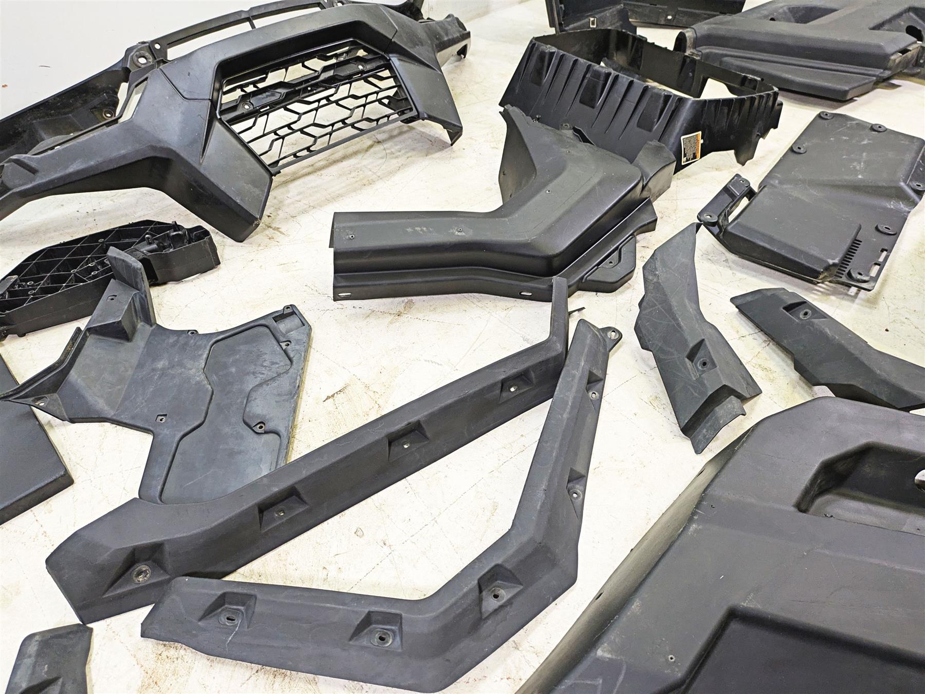 2022 Can-Am Defender XMR HD10 Body Plastic Covers Interior Tank