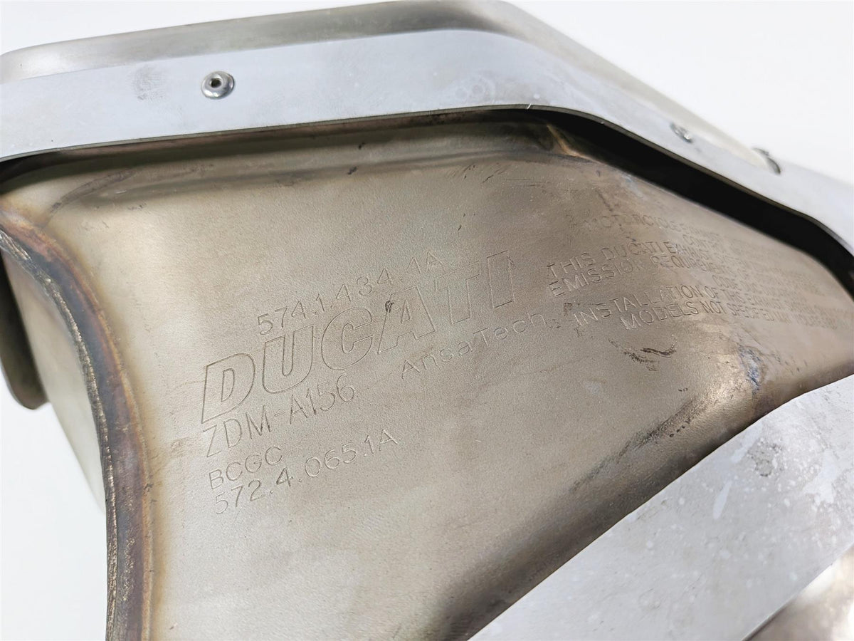 2019 Ducati Panigale V4S V4 S Corse Exhaust Muffler Pipe Silencer 57414344A {{ shop.shopifyCountryName }} - Mototech271