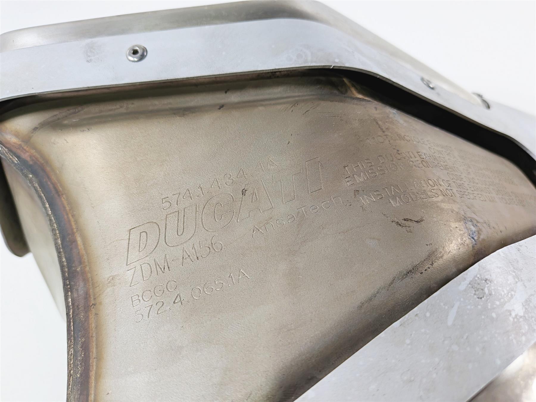 2019 Ducati Panigale V4S V4 S Corse Exhaust Muffler Pipe Silencer 57414344A {{ shop.shopifyCountryName }} - Mototech271