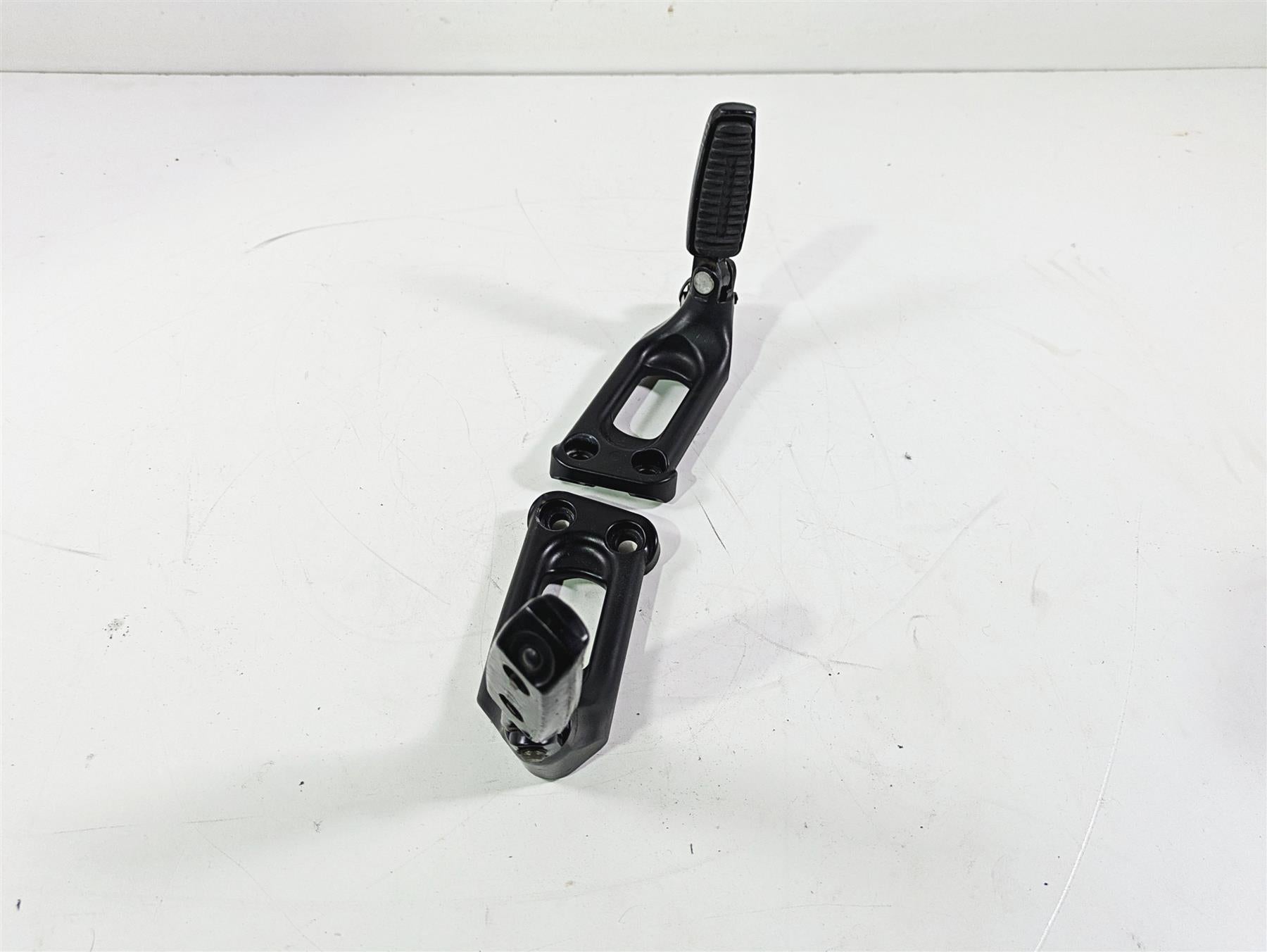 2016 Harley VRSCDX Night Rod Rear Passenger Footpeg Set 51722-07 51723-07 {{ shop.shopifyCountryName }} - Mototech271