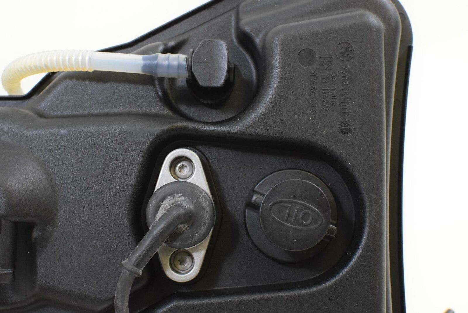 2008 BMW K1200GT K1200 GT K44 Oil Tank Reservoir Assembly 7707551 {{ shop.shopifyCountryName }} - Mototech271