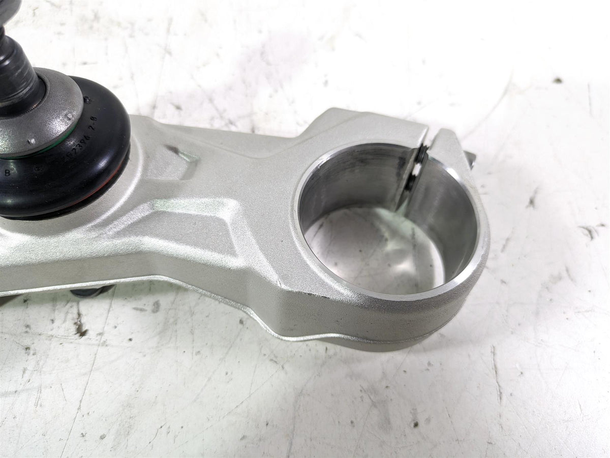2022 BMW R1250 RT K052 Lower Triple Tree Steering Clamp 31429443338 {{ shop.shopifyCountryName }} - Mototech271