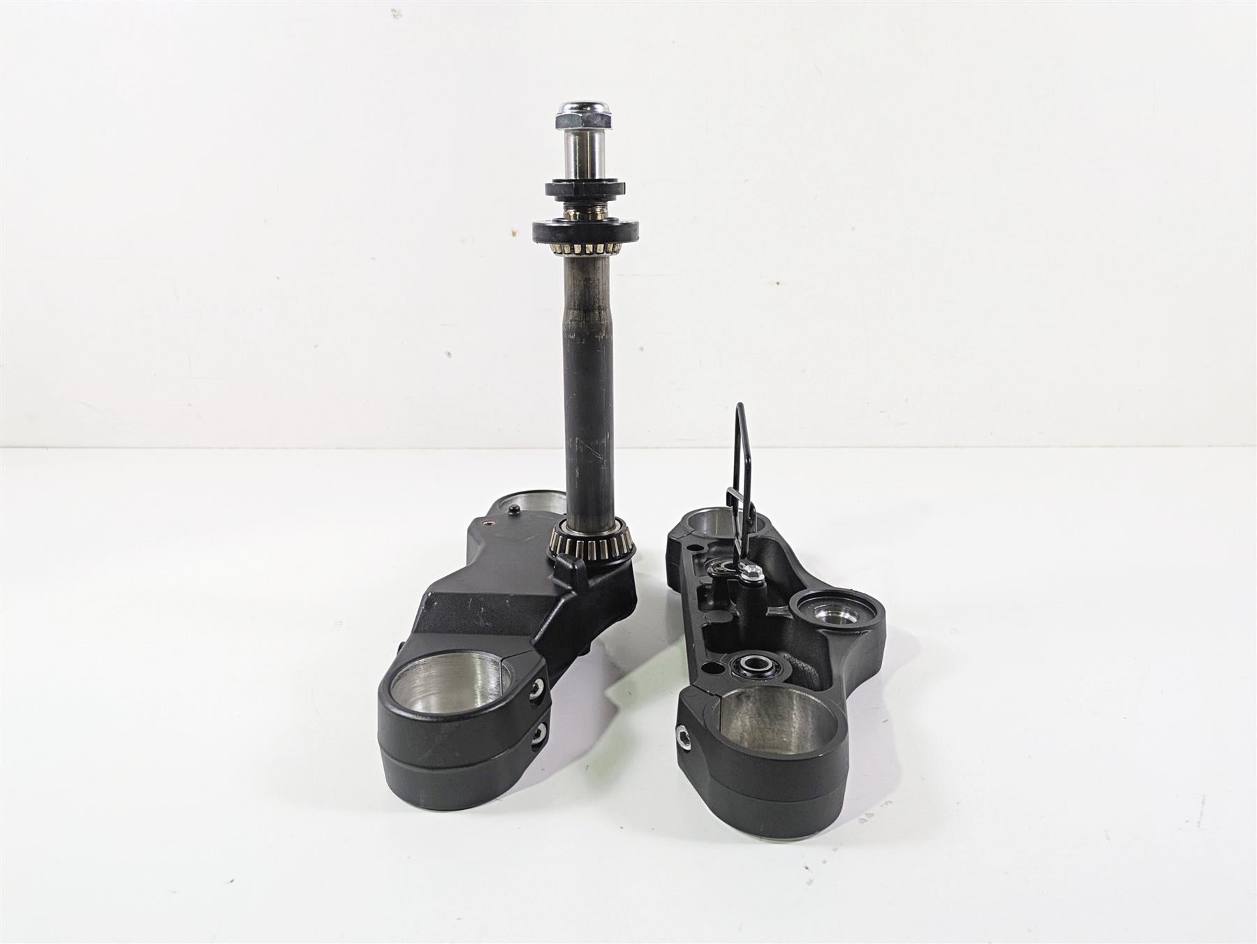 2019 Suzuki M109R VZR1800 Boulevard Upper Lower Triple Tree Set 51410-48G30 {{ shop.shopifyCountryName }} - Mototech271