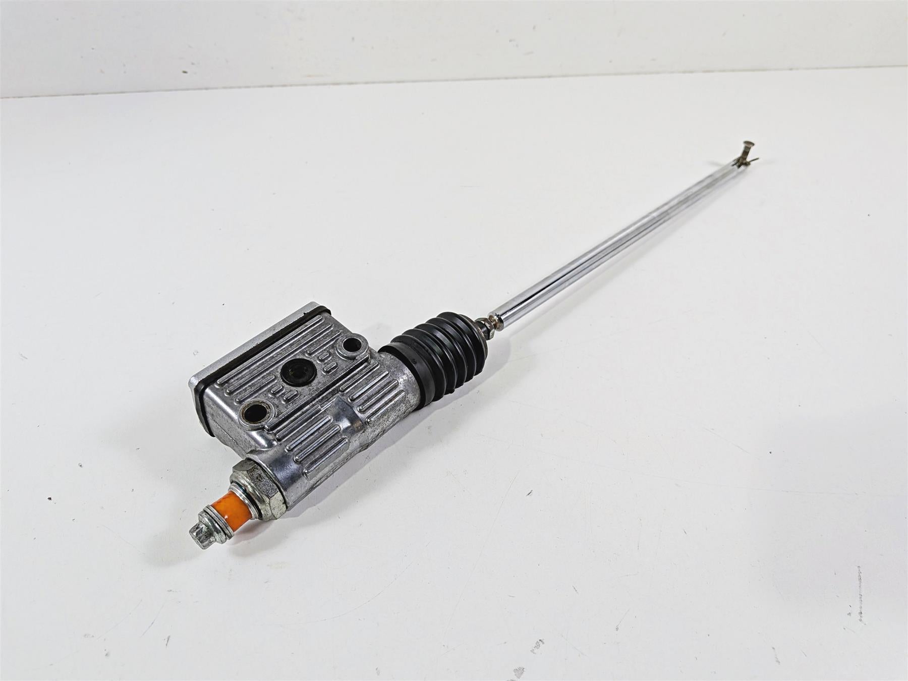 1995 Harley XL883 Sportster Hugger Rear Master Cylinder & Brake Rod 42456-87D {{ shop.shopifyCountryName }} - Mototech271