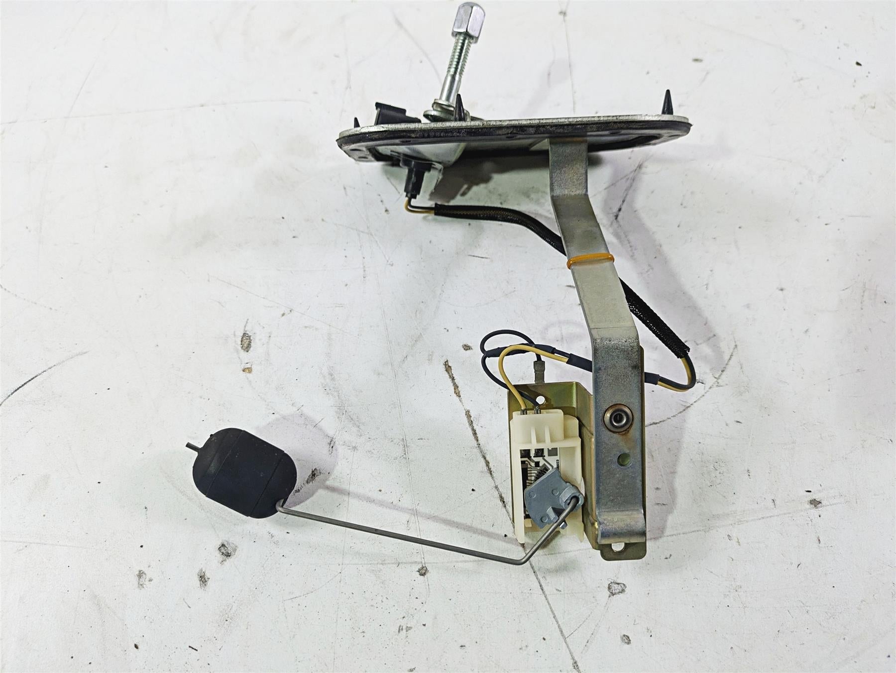 2004 Harley Softail FLSTF Fat Boy Fuel Gas Petrol Tank Level Sender 75207-04A {{ shop.shopifyCountryName }} - Mototech271