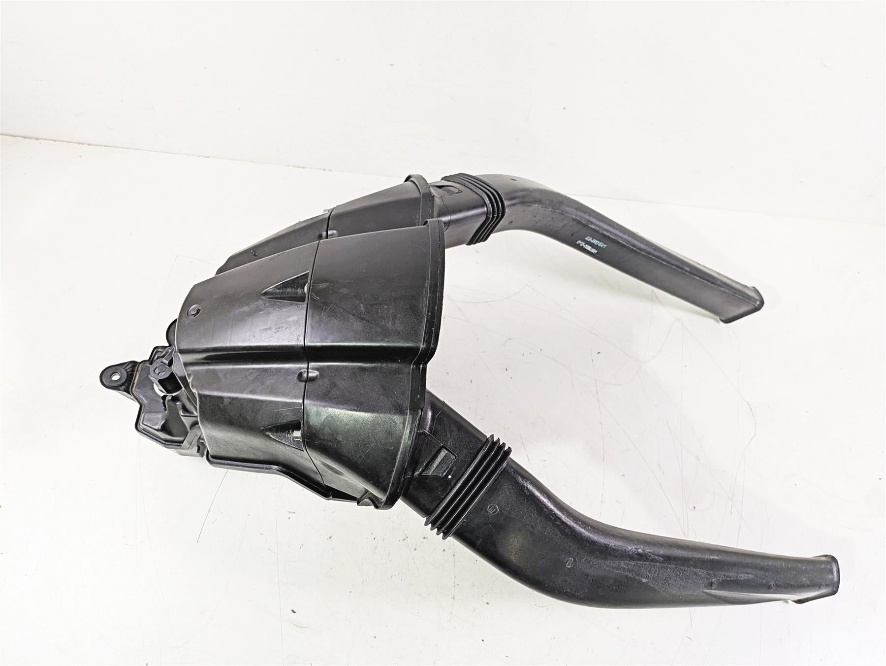 2015 BMW K1600 GT K48 Air Box Cleaner Breather & Tubes 13717712315 {{ shop.shopifyCountryName }} - Mototech271