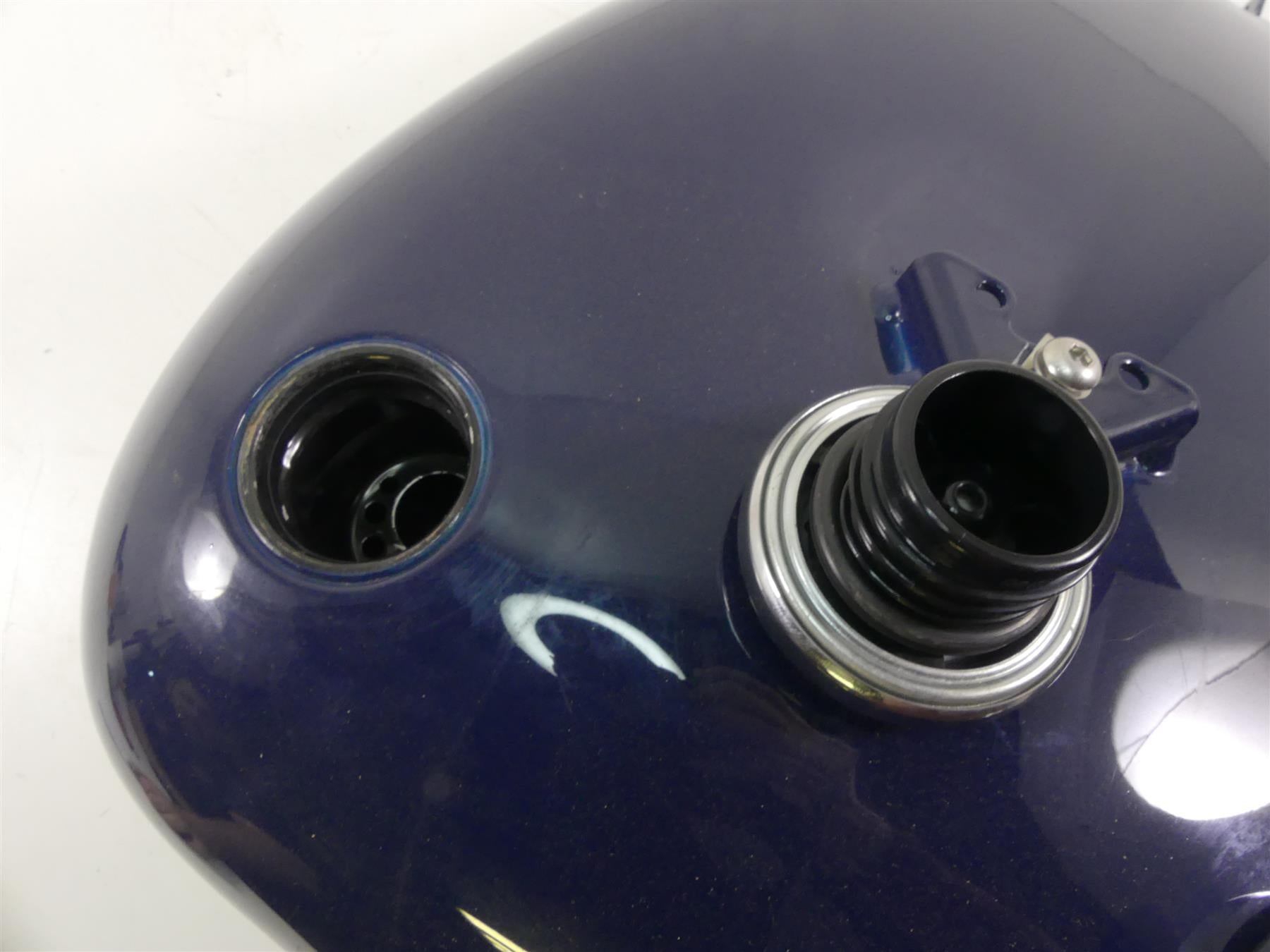 2019 Harley FLHC Softail Heritage Fuel Gas Petrol Tank Reservoir - Dent 61000674 {{ shop.shopifyCountryName }} - Mototech271