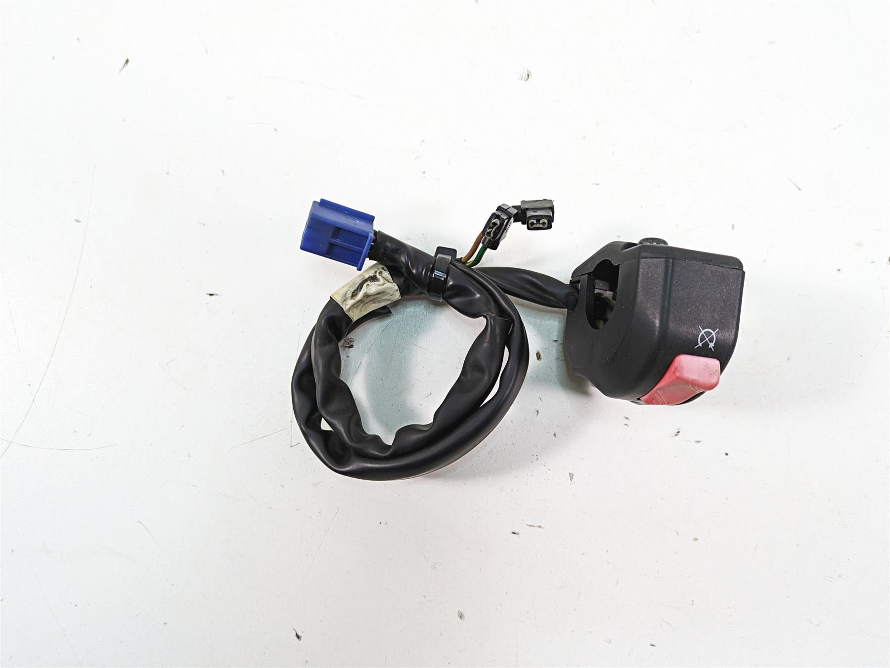 2007 Yamaha R1 YZFR1 Right Hand Kill Start Control Switch 4C8-83973-00-00 {{ shop.shopifyCountryName }} - Mototech271