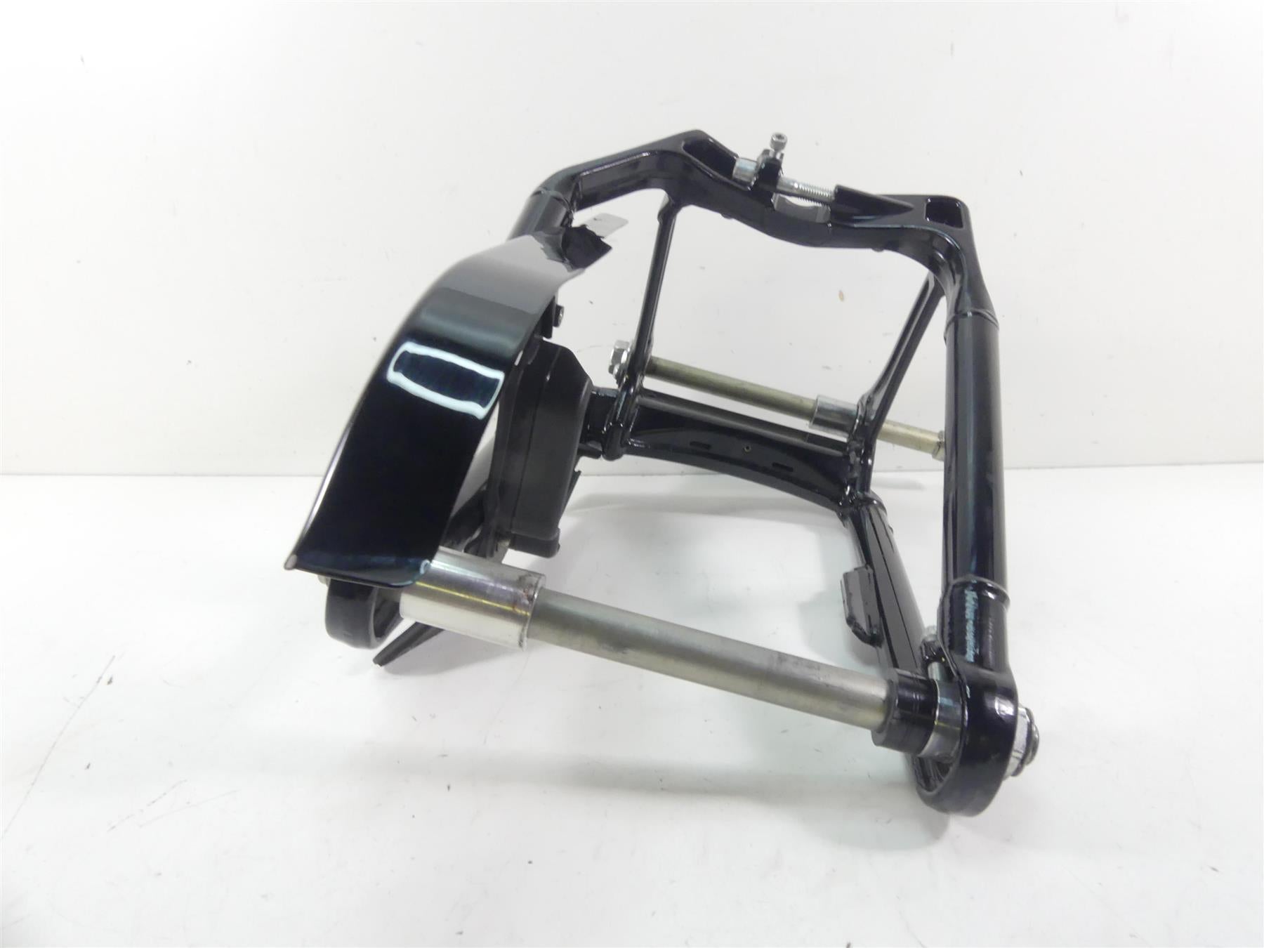 2021 Harley Softail FXBBS 114 Street Bob Swingarm Swing Arm & Axle 47400099BHP {{ shop.shopifyCountryName }} - Mototech271