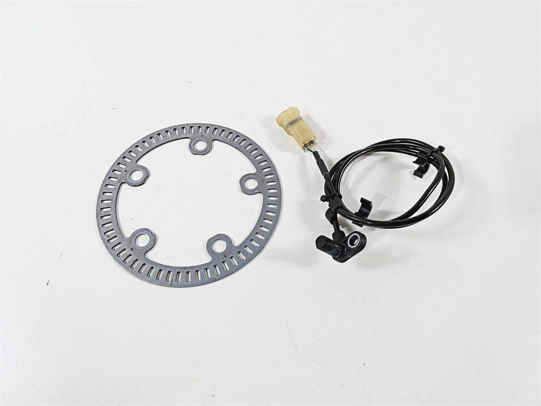 2019 Triumph Speed Triple RS 1050 Front Abs Brake Wheel Speed Sensor T2029270 {{ shop.shopifyCountryName }} - Mototech271