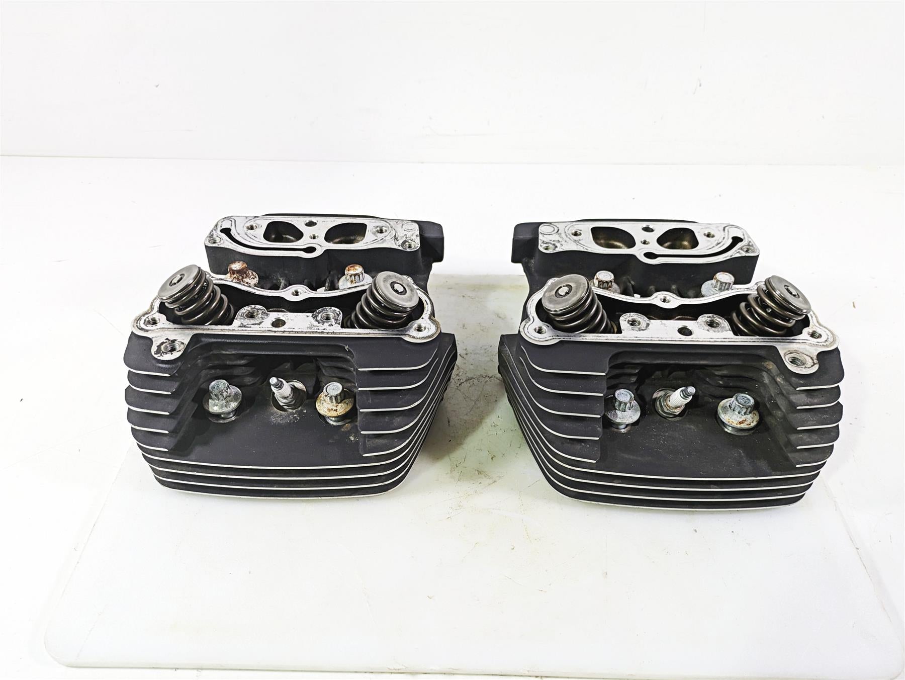 2003 Harley Dyna FXDL Low Rider 100TH Front Rear Cylinder Head Set 16723-99 {{ shop.shopifyCountryName }} - Mototech271