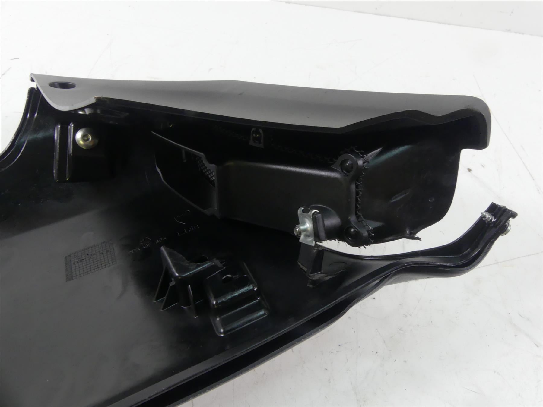 2015 Ducati Diavel Carbon Red Right Left Air Duct Cover Set - Read 48017031AA {{ shop.shopifyCountryName }} - Mototech271