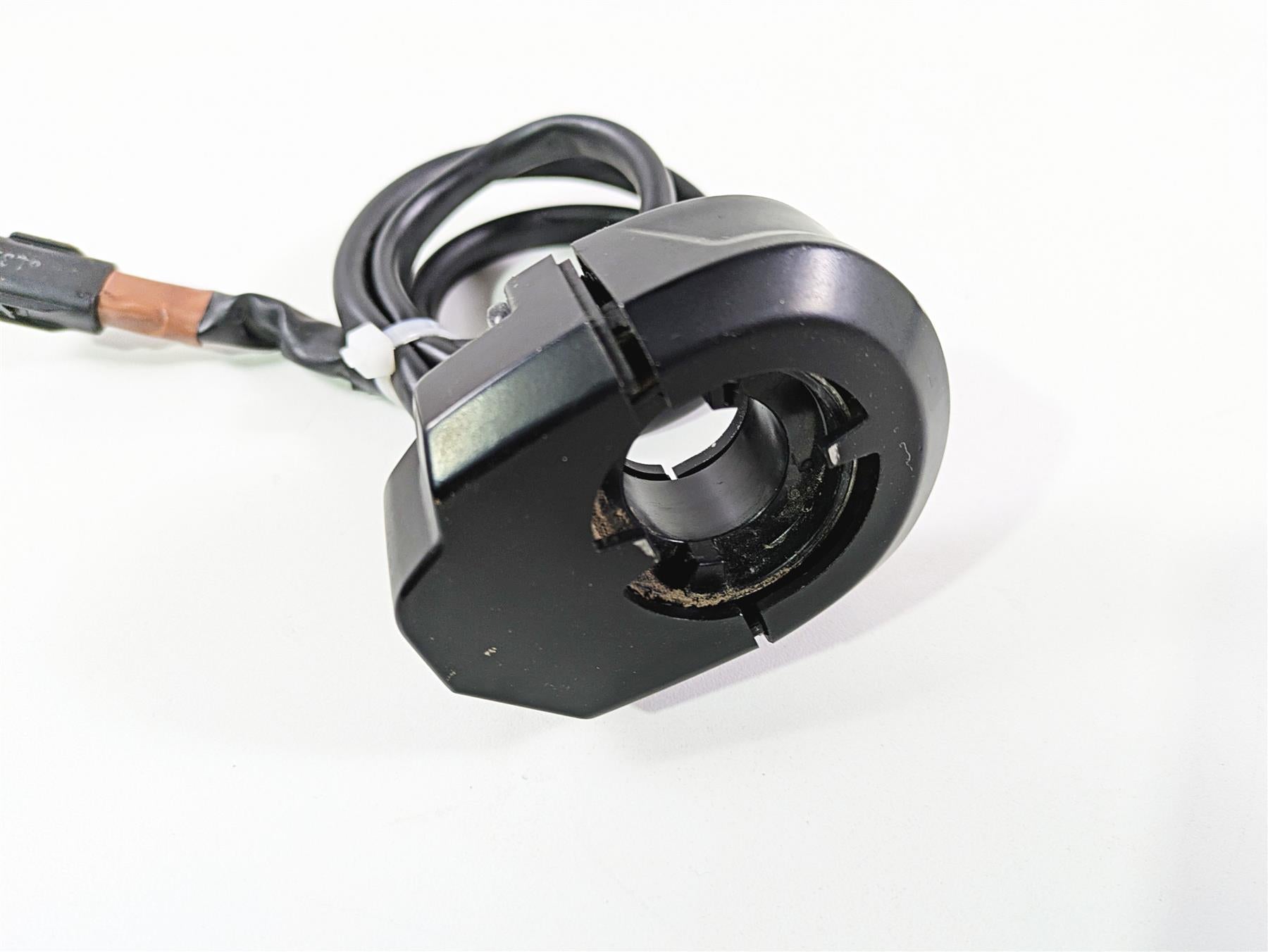 2024 Triumph Tiger 900 GT Ride Fly By Wire Throttle Sensor T2042074 {{ shop.shopifyCountryName }} - Mototech271