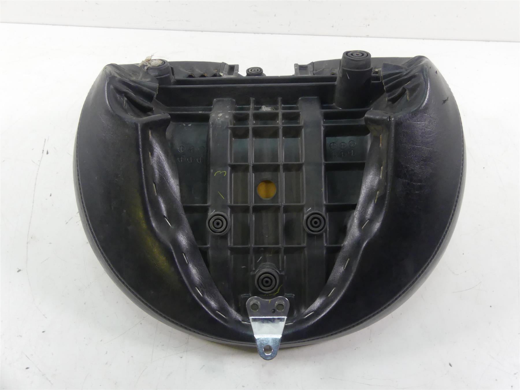 2002 Yamaha XVS1100 V-Star Front Rider Driver Seat Saddle - Nice 5KS-24710-00-00 {{ shop.shopifyCountryName }} - Mototech271
