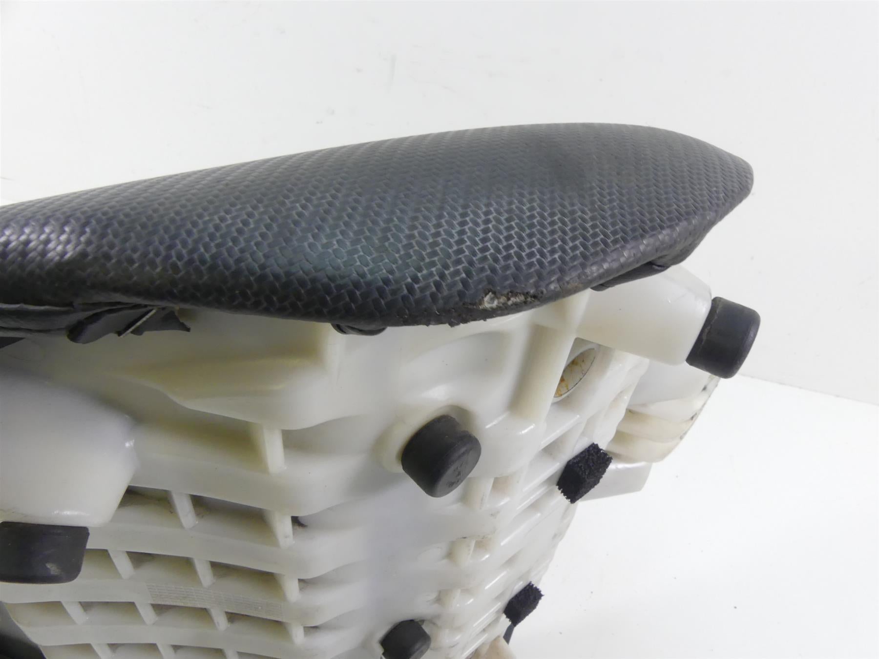 2007 Suzuki M109R VZR1800 Boulevard Front Seat Saddle -Read 45100-48G11-EGZ {{ shop.shopifyCountryName }} - Mototech271