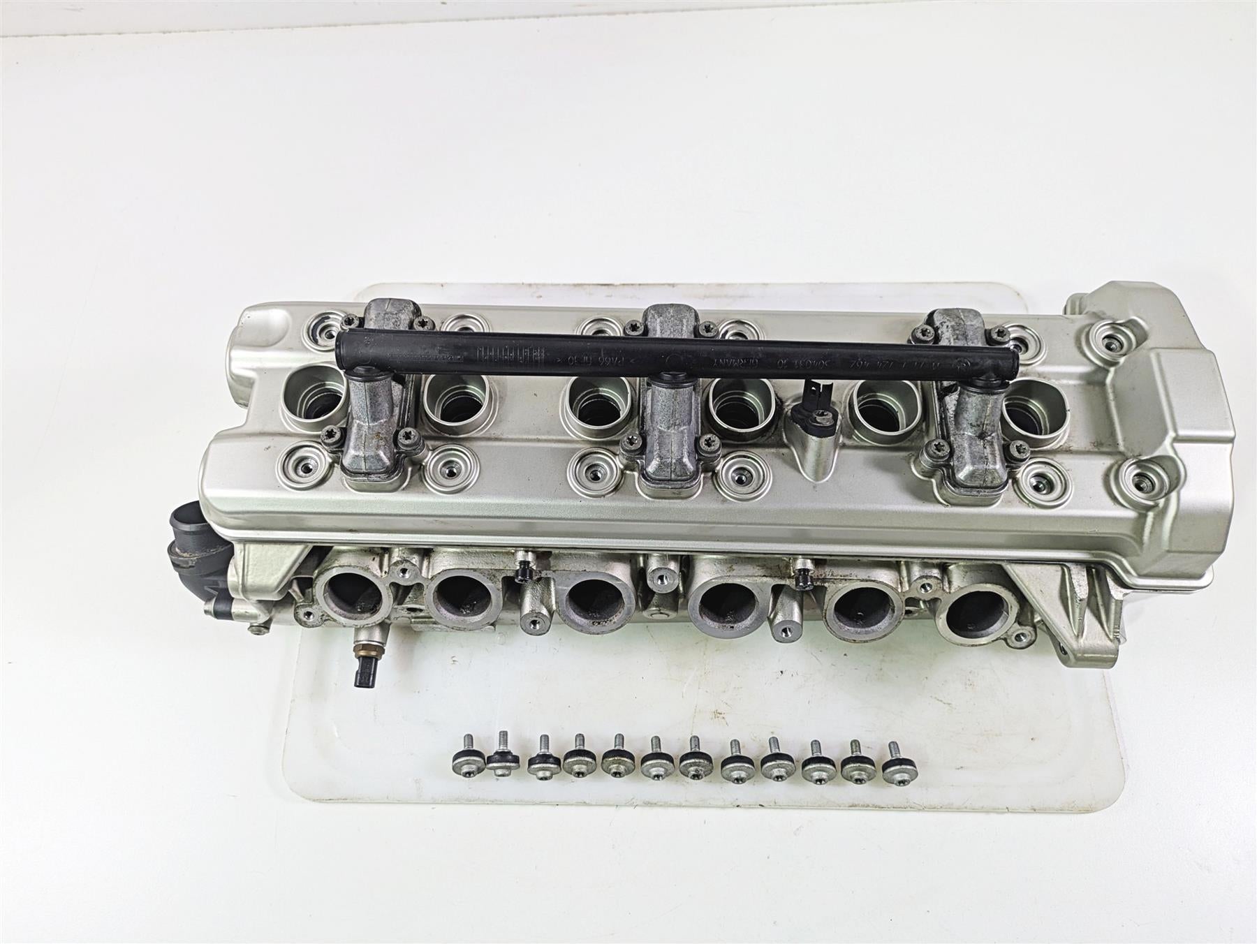2014 BMW K1600 GTL K48 Cylinder Head & Valve Cover - Read 11118546019 {{ shop.shopifyCountryName }} - Mototech271