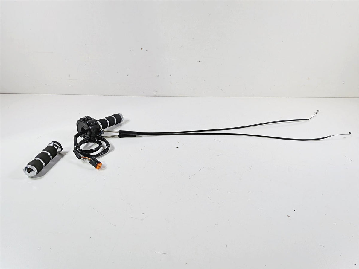 2006 Harley Sportster XL883 Low Right Hand Control Switch 71684-06A 71683-06A {{ shop.shopifyCountryName }} - Mototech271