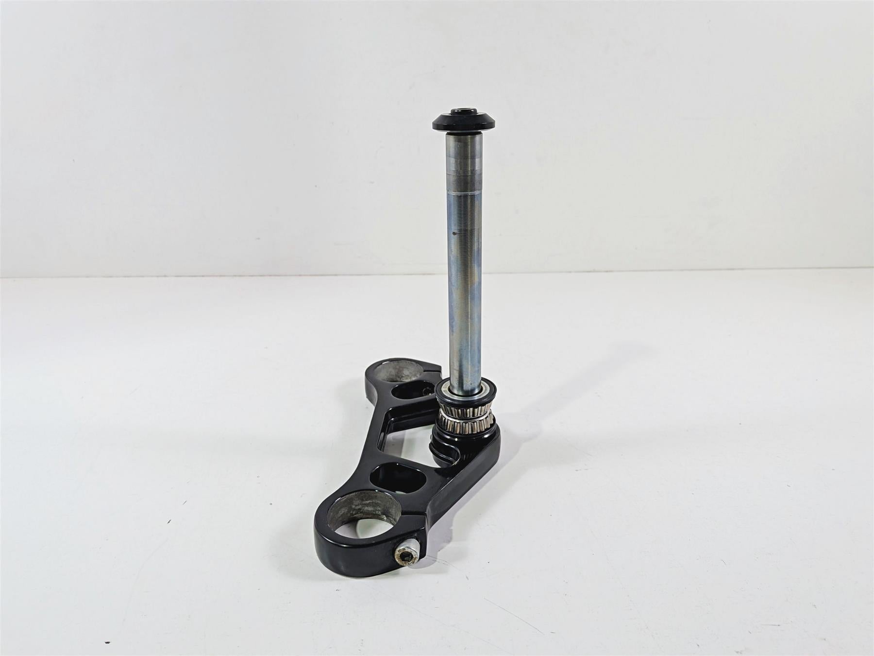 2011 Harley VRSCDX Night Rod Lower Triple Tree Steering Clamp 46855-09 {{ shop.shopifyCountryName }} - Mototech271