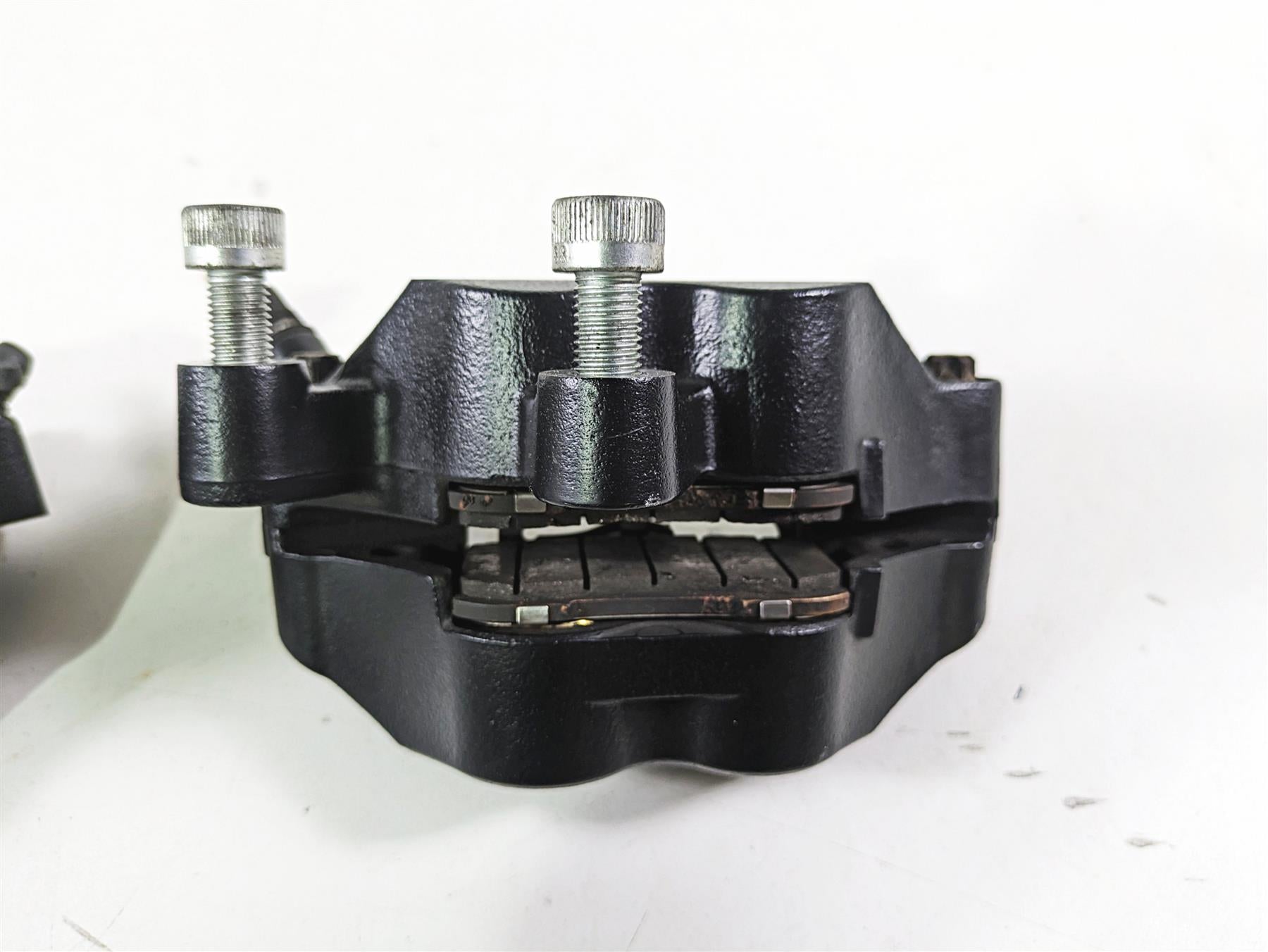2018 Indian Chieftain Dark Horse Front Brake Caliper Set 1912390 1912391 {{ shop.shopifyCountryName }} - Mototech271