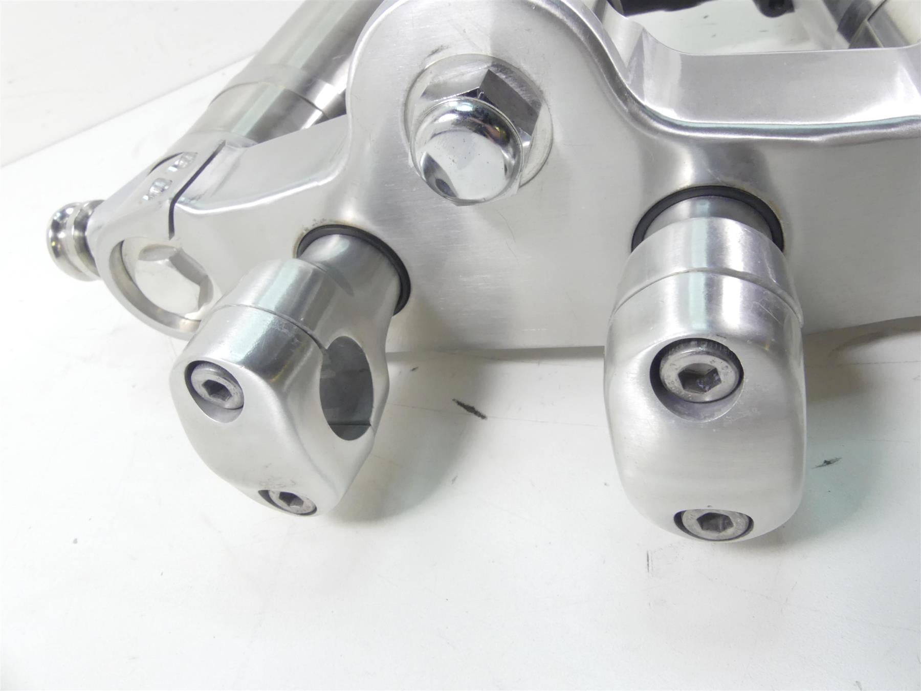 2001 Yamaha XV1600 Road Star Front Fork Triple Tree Riser Axle Set 4WM-23102-00 {{ shop.shopifyCountryName }} - Mototech271