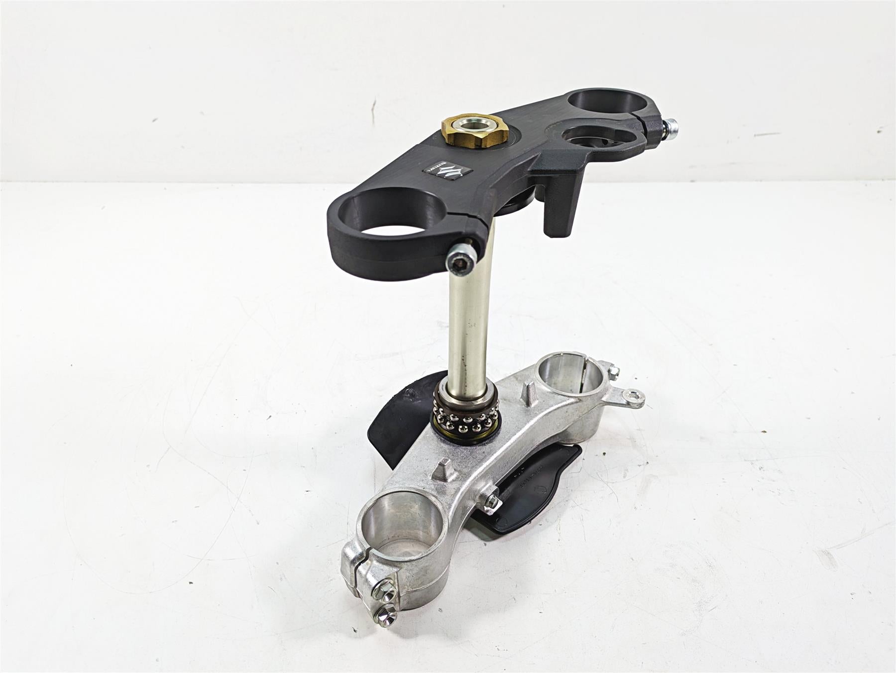 2022 Suzuki GSXR 750 Upper Lower Triple Tree Set -Read 51410-01H10 51311-01H00 {{ shop.shopifyCountryName }} - Mototech271