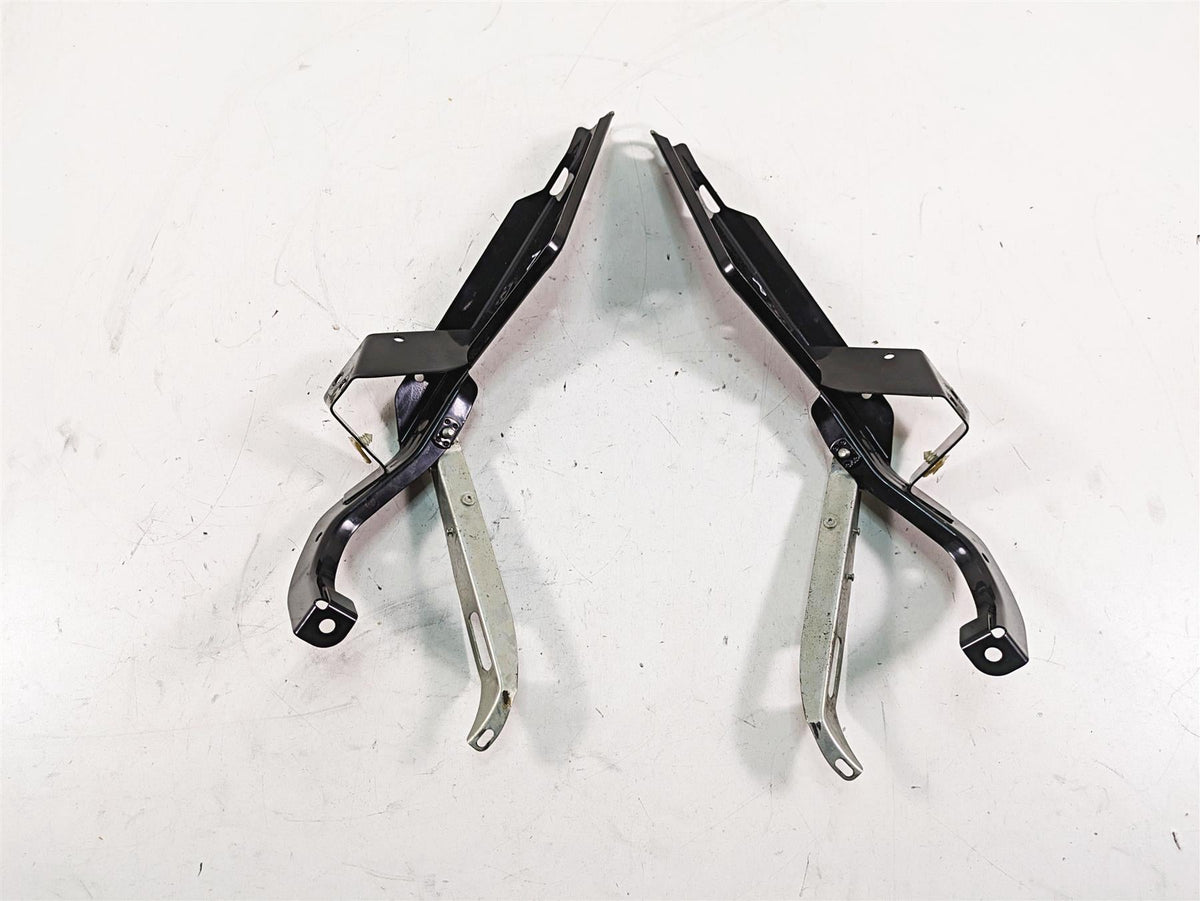 2010 Harley Touring FLHTCU Electra Glide Front Fairing Mount Holder Set 58479-96 {{ shop.shopifyCountryName }} - Mototech271