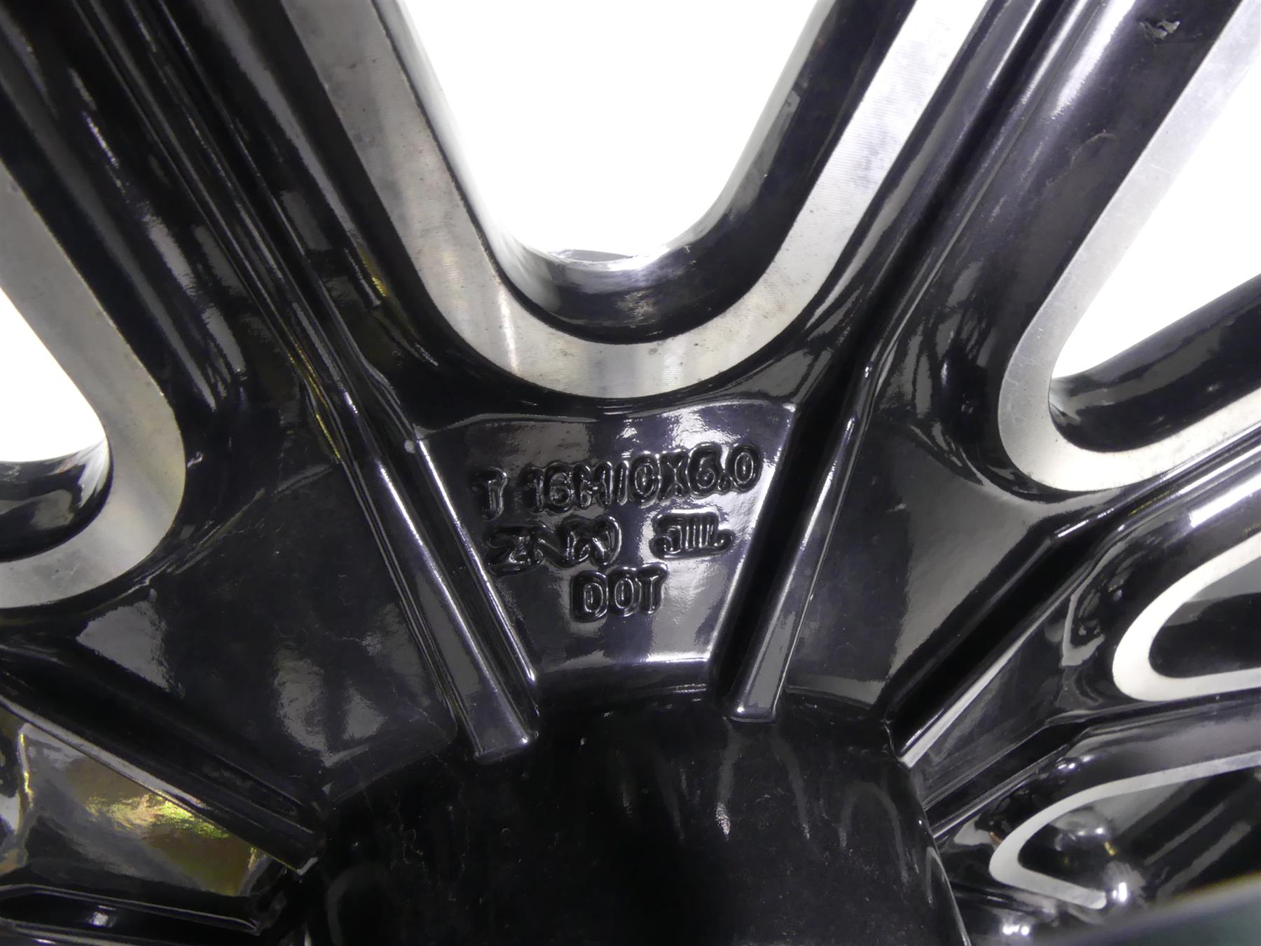 2016 Indian Chieftain Dark Horse Straight Rear Cast Wheel Rim 16x5 1522506 {{ shop.shopifyCountryName }} - Mototech271