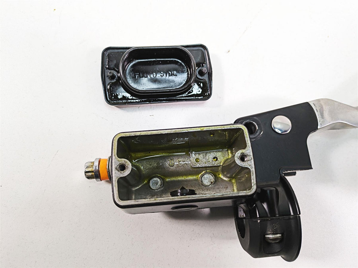 1986 Harley Sportster XLH 883 Front Brake Master Cylinder 5/8" + Lever 45019-85A {{ shop.shopifyCountryName }} - Mototech271