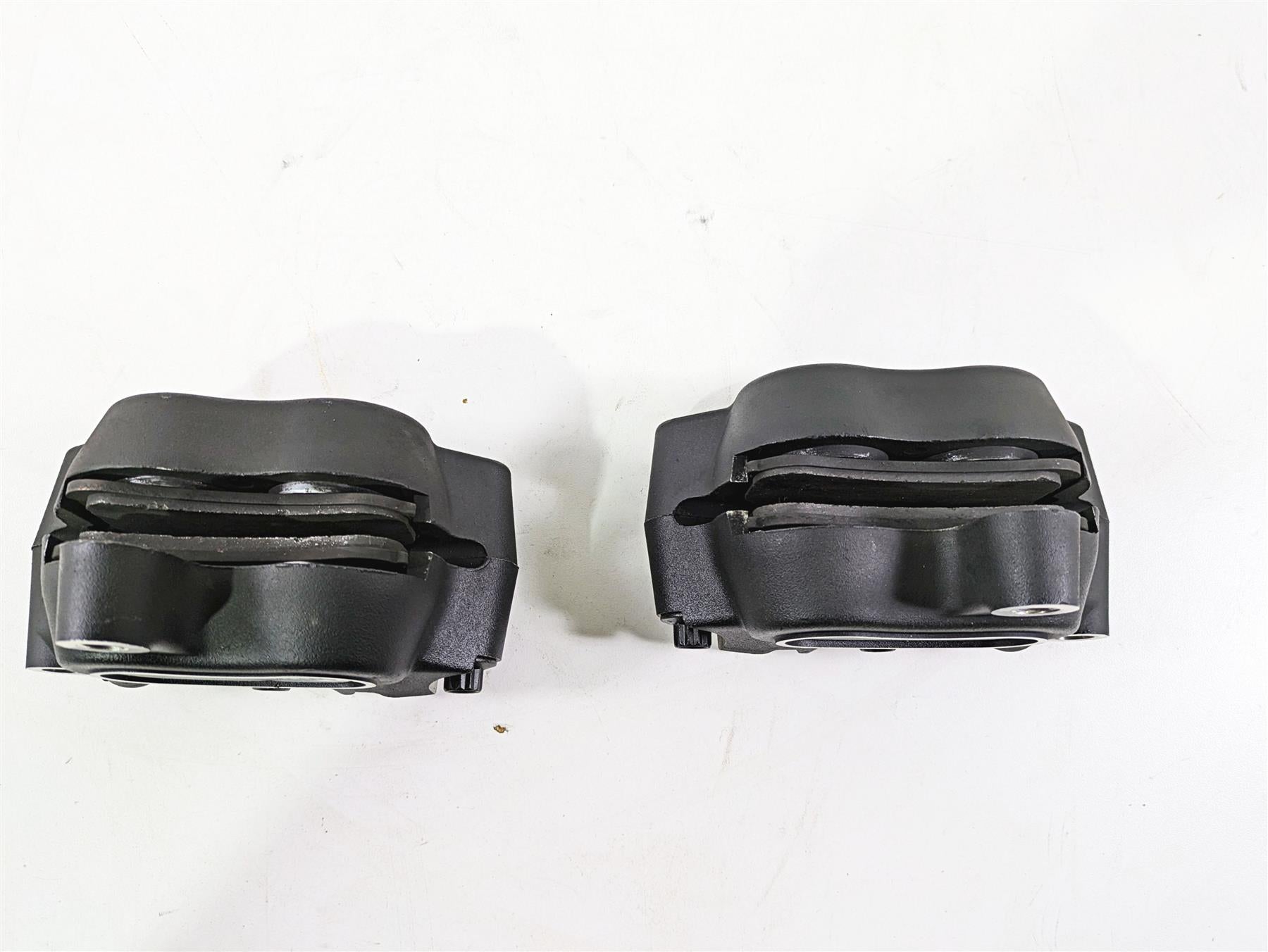2016 Harley FXDL Dyna Low Rider Front Brake Caliper Set 41300001 41300002 {{ shop.shopifyCountryName }} - Mototech271
